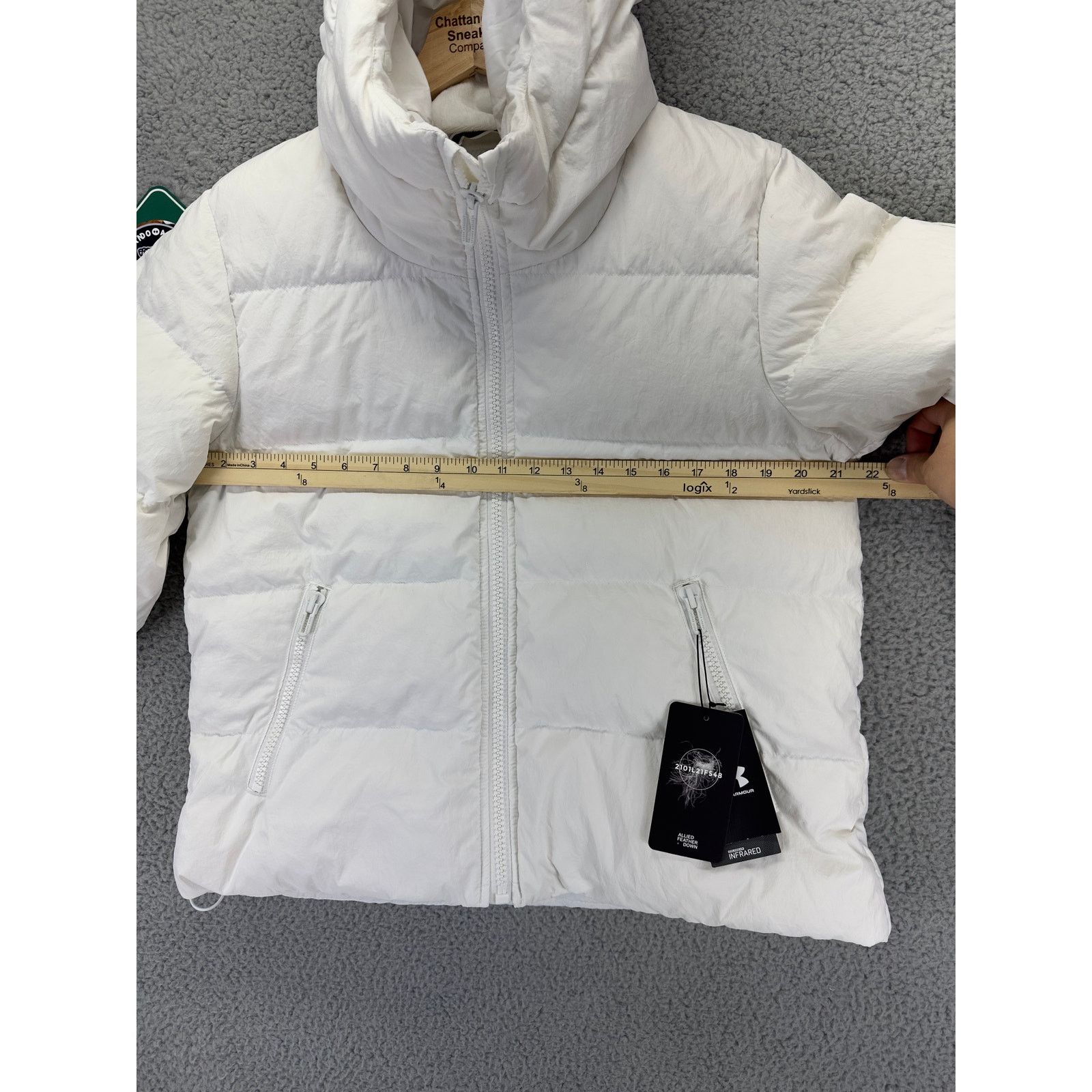 Under Armour Under Armour Puffer Jacket Womens Medium M White Down Fill Size M / US 6-8 / IT 42-44 - 6 Thumbnail