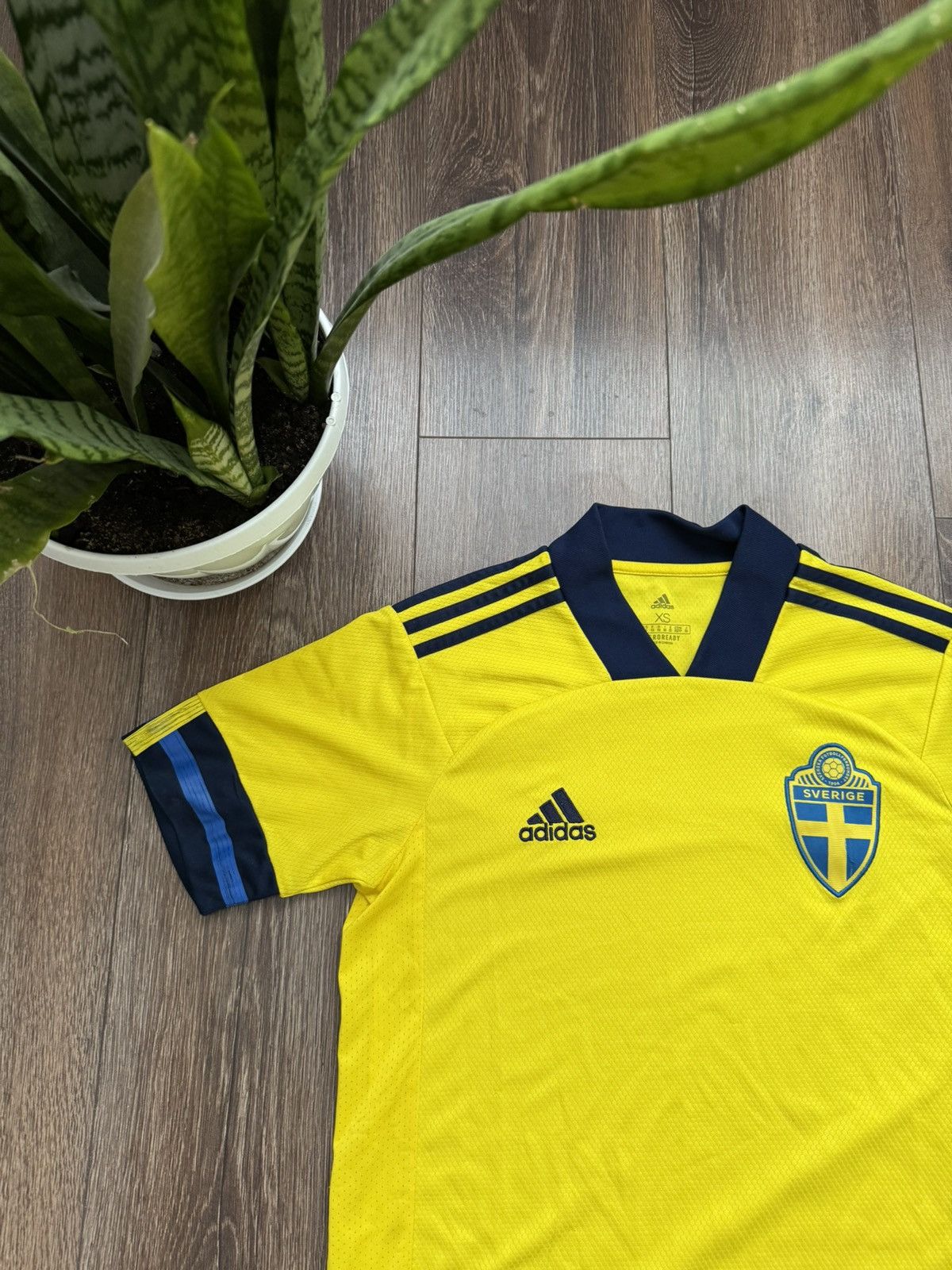 Adidas SWEDEN NATIONAL TEAM 2020-21 HOME SHIRT ADIDAS JERSEY SOCCER SIZE XS Size US XS / EU 42 / 0 - 2 Thumbnail