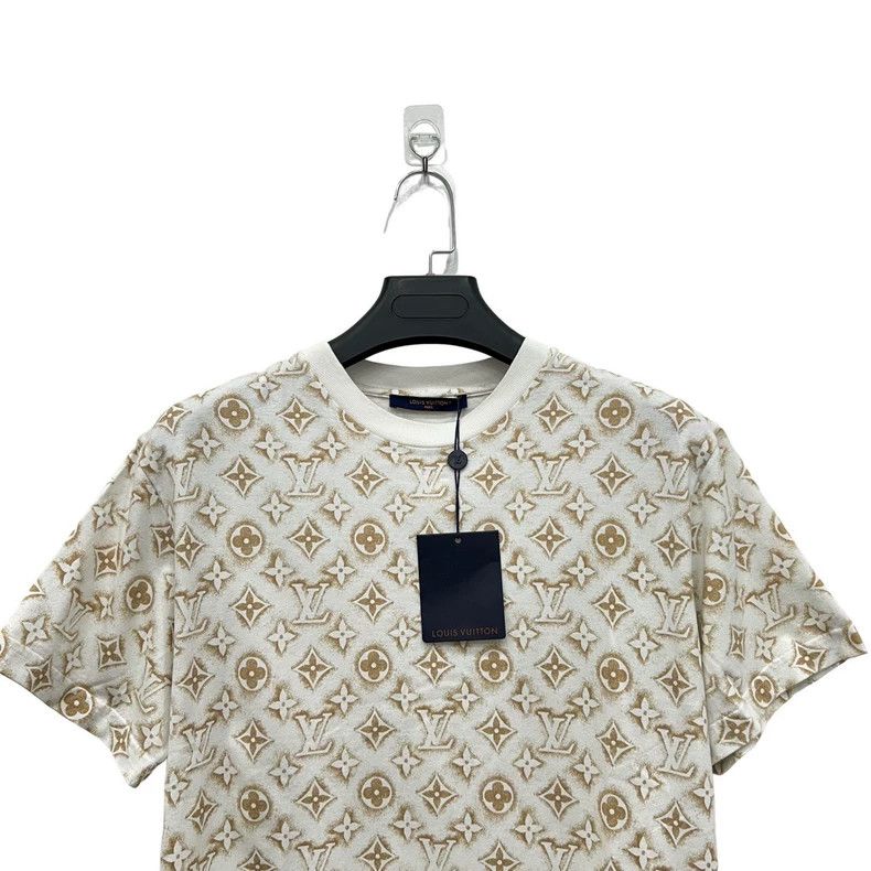 Louis Vuitton Louis Vuitton Beige full logo short sleeve Size US S / EU 44-46 / 1 - 4 Thumbnail
