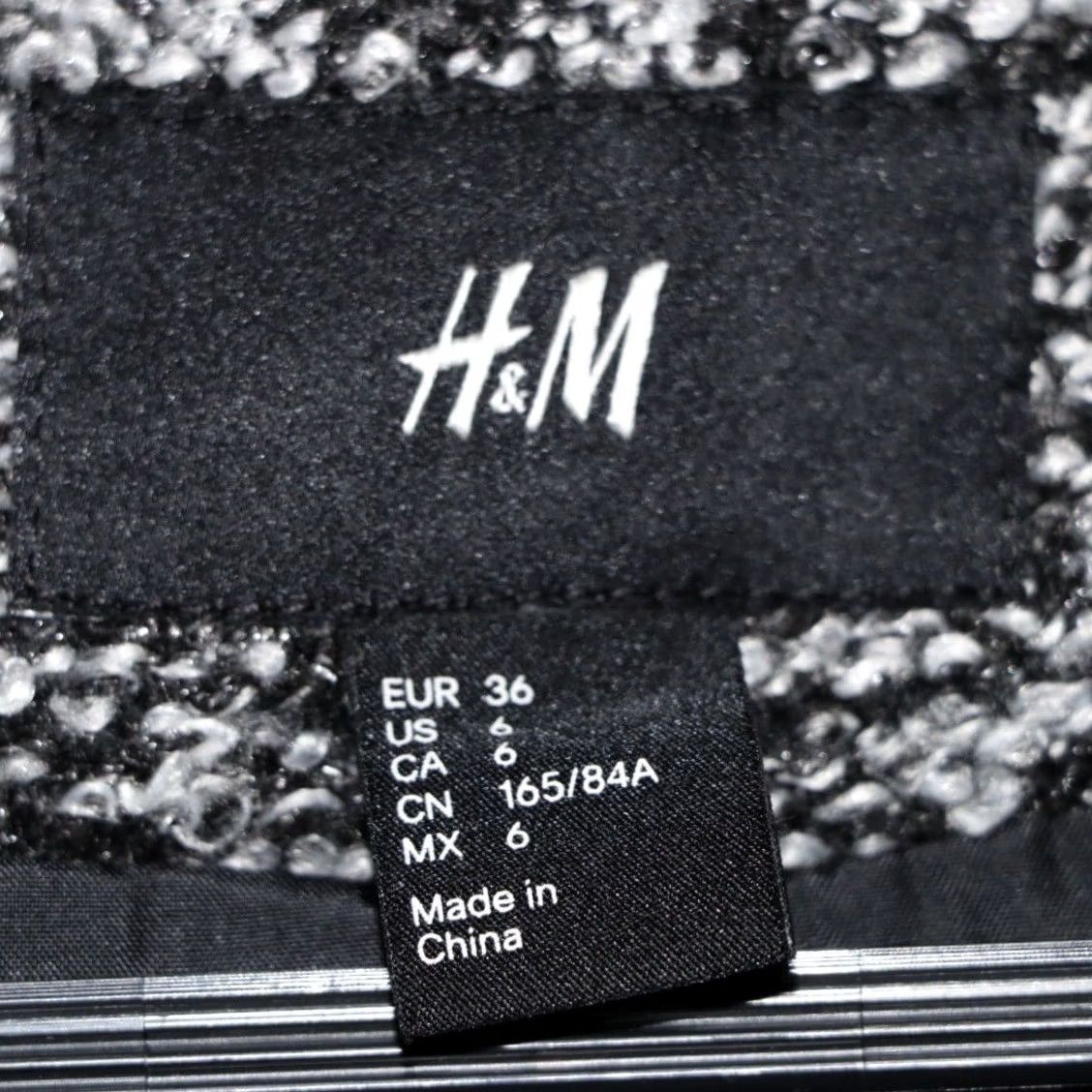 H&M VINTAGE? No. H&M Biker Jacket UK 10 Women’s Zip Up Black L/S Ladies Jacket Casual Regular Mens? Girls? Hmm. Size L / US 10 / IT 46 - 5 Thumbnail