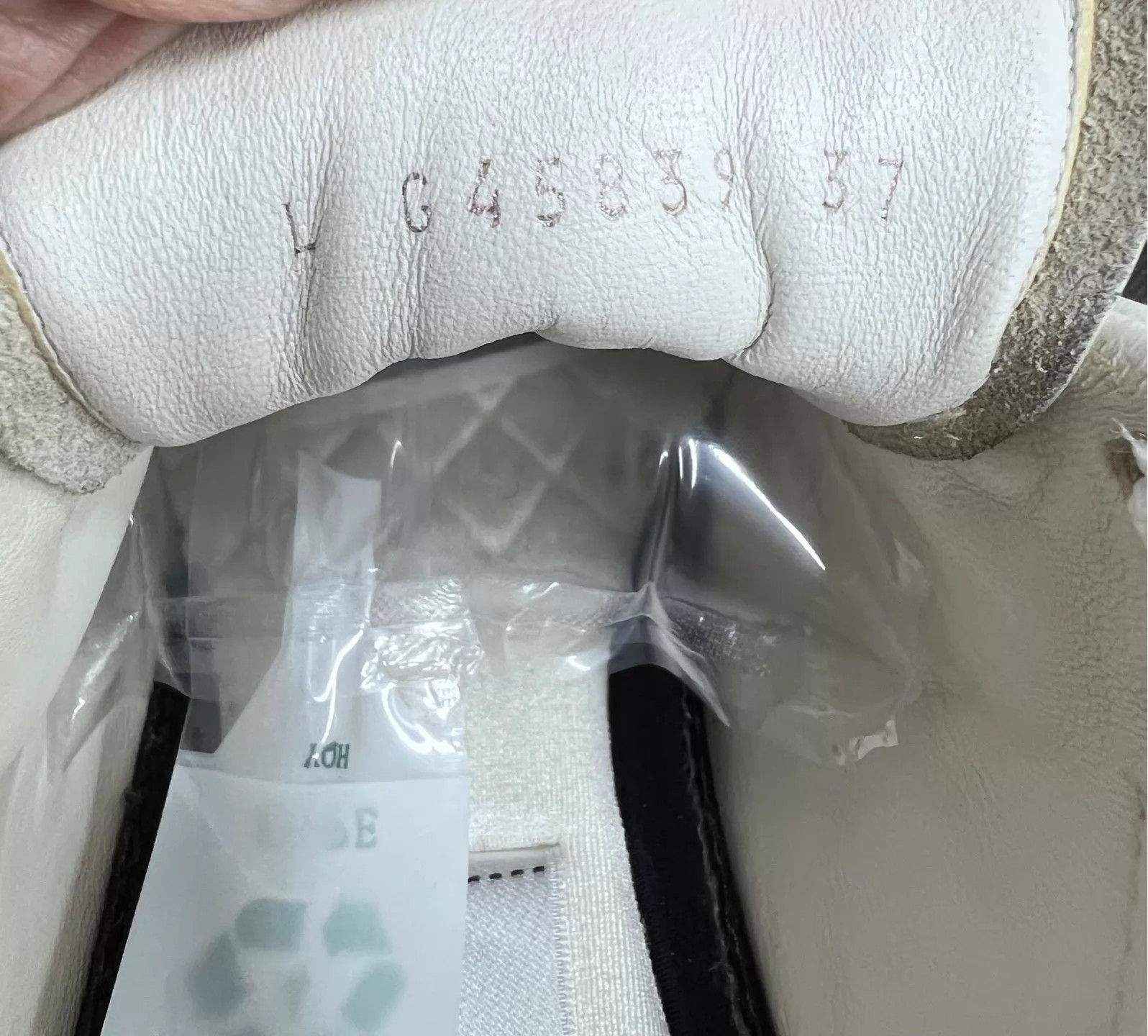 Chanel Chanel 25S White German Trainer Low Top EUR37 Size US 6 / IT 36 - 8 Thumbnail