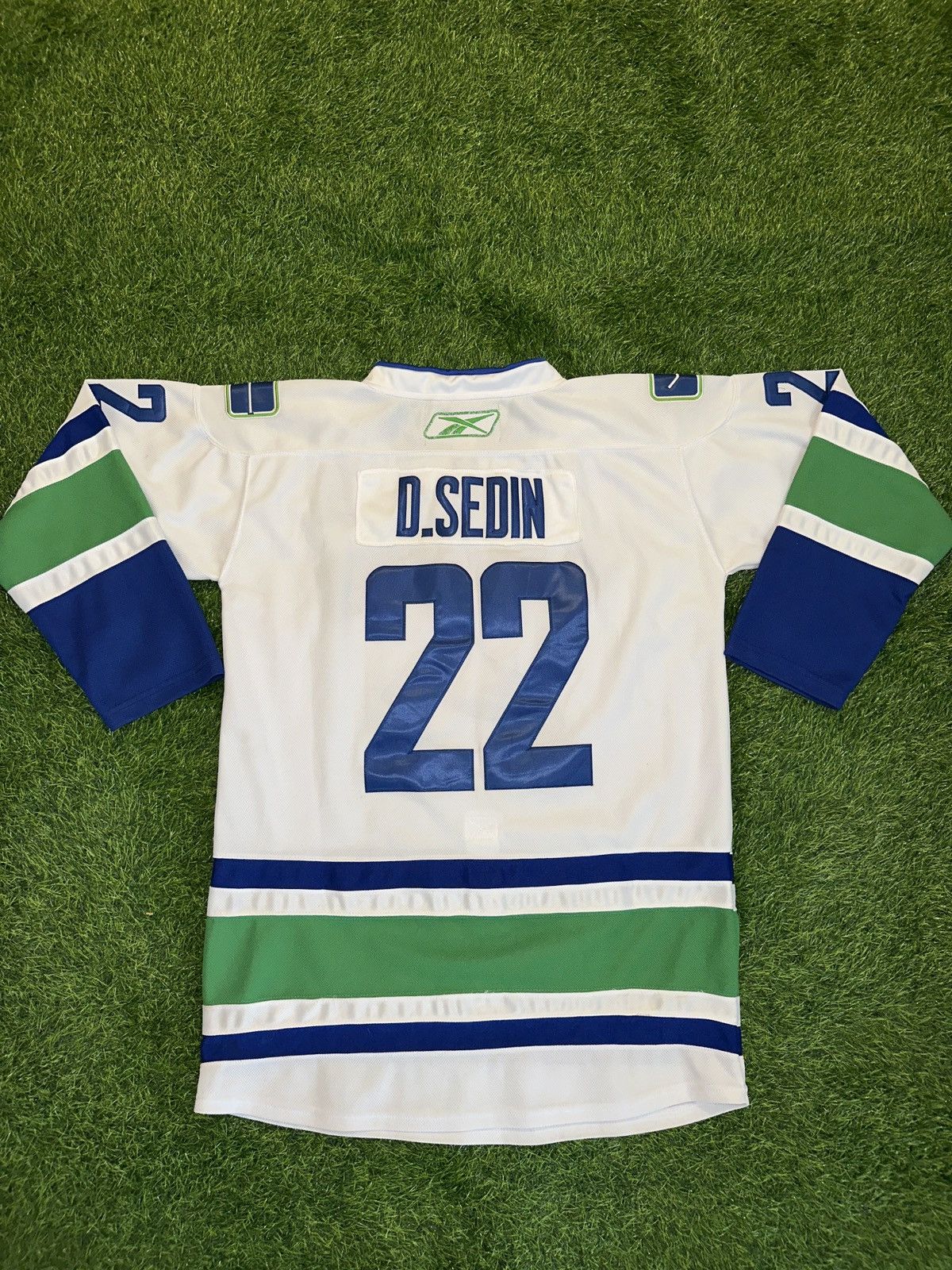 NHL Nhl reebok vancouver canucks daniel sedin jersey size 52 Size US L / EU 52-54 / 3 - 2 Thumbnail