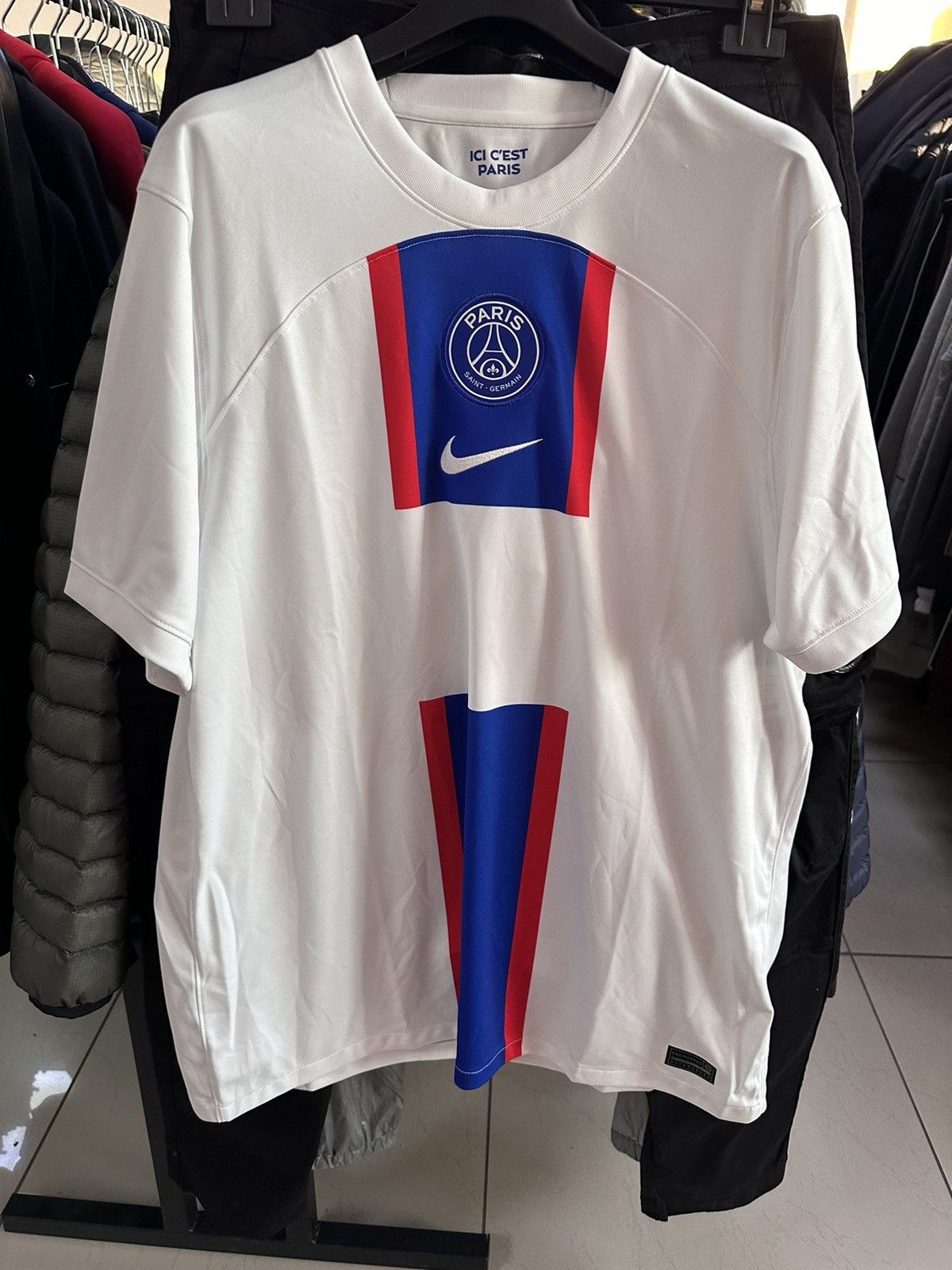 Vintage Vintage Nike psg Paris size XL logo Size US XL / EU 56 / 4 - 1 Thumbnail
