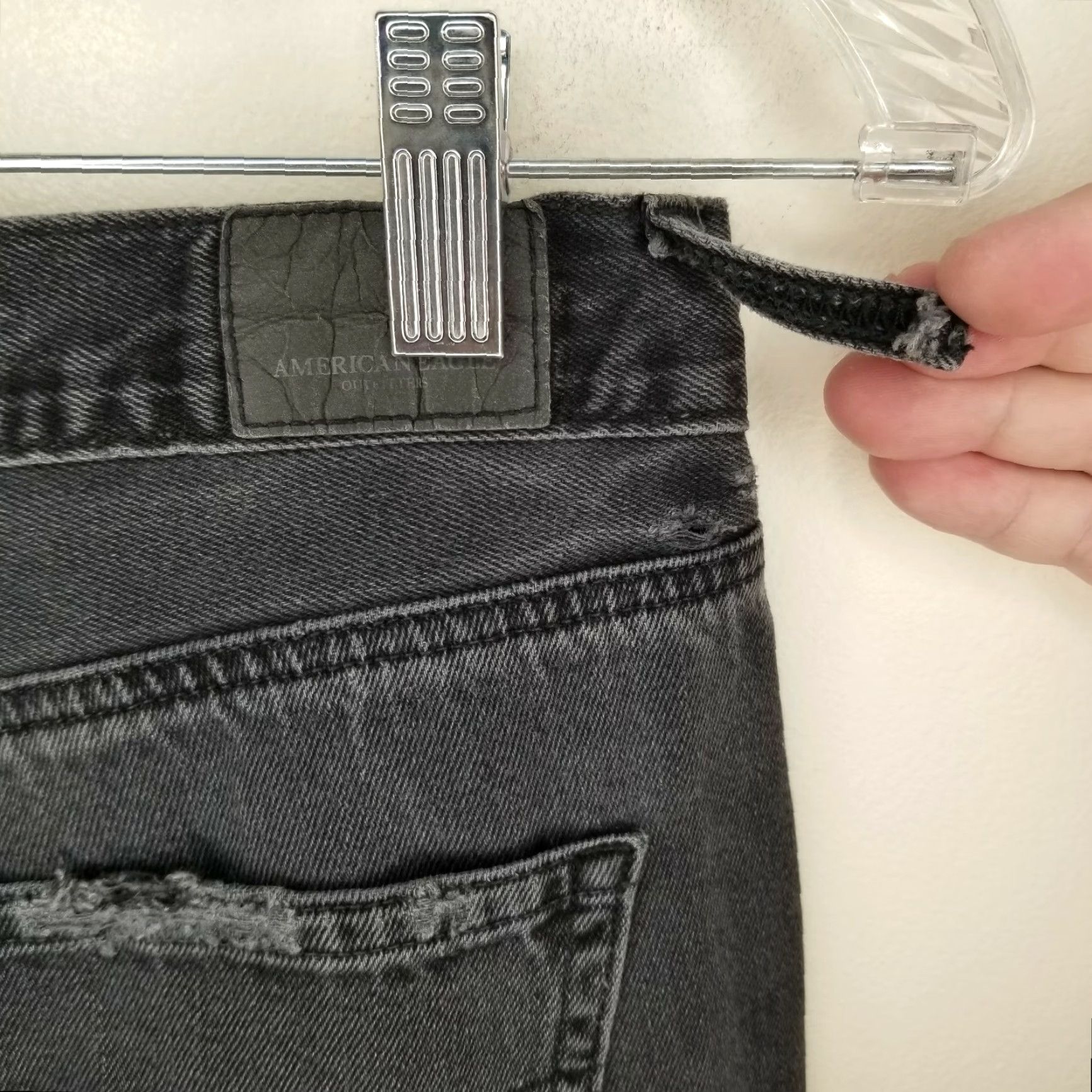 American Eagle Outfitters AMERICAN EAGLE Distressed Mom Jeans Black Size 4 Womens Size 27" / US 4 / IT 40 - 7 Thumbnail