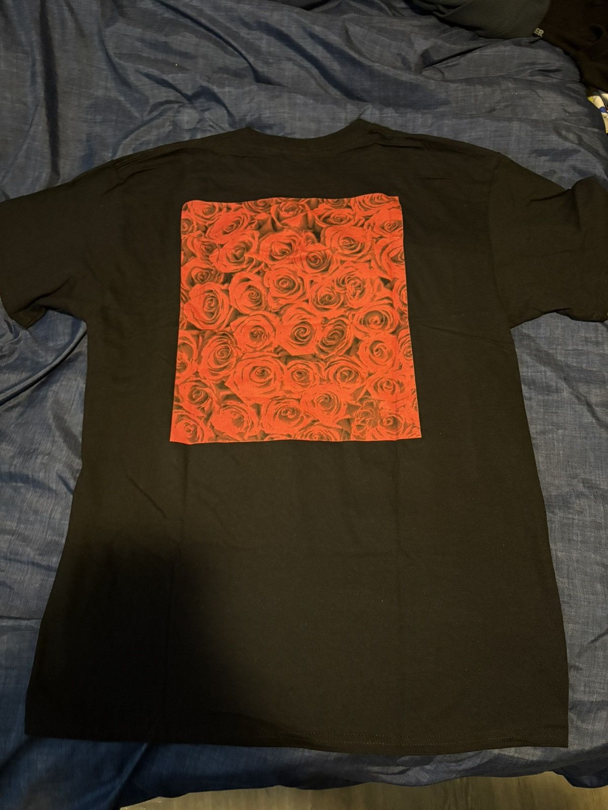 Other Forever Young with Red Roses on Back Shirt Size US L / EU 52-54 / 3 - 2 Thumbnail