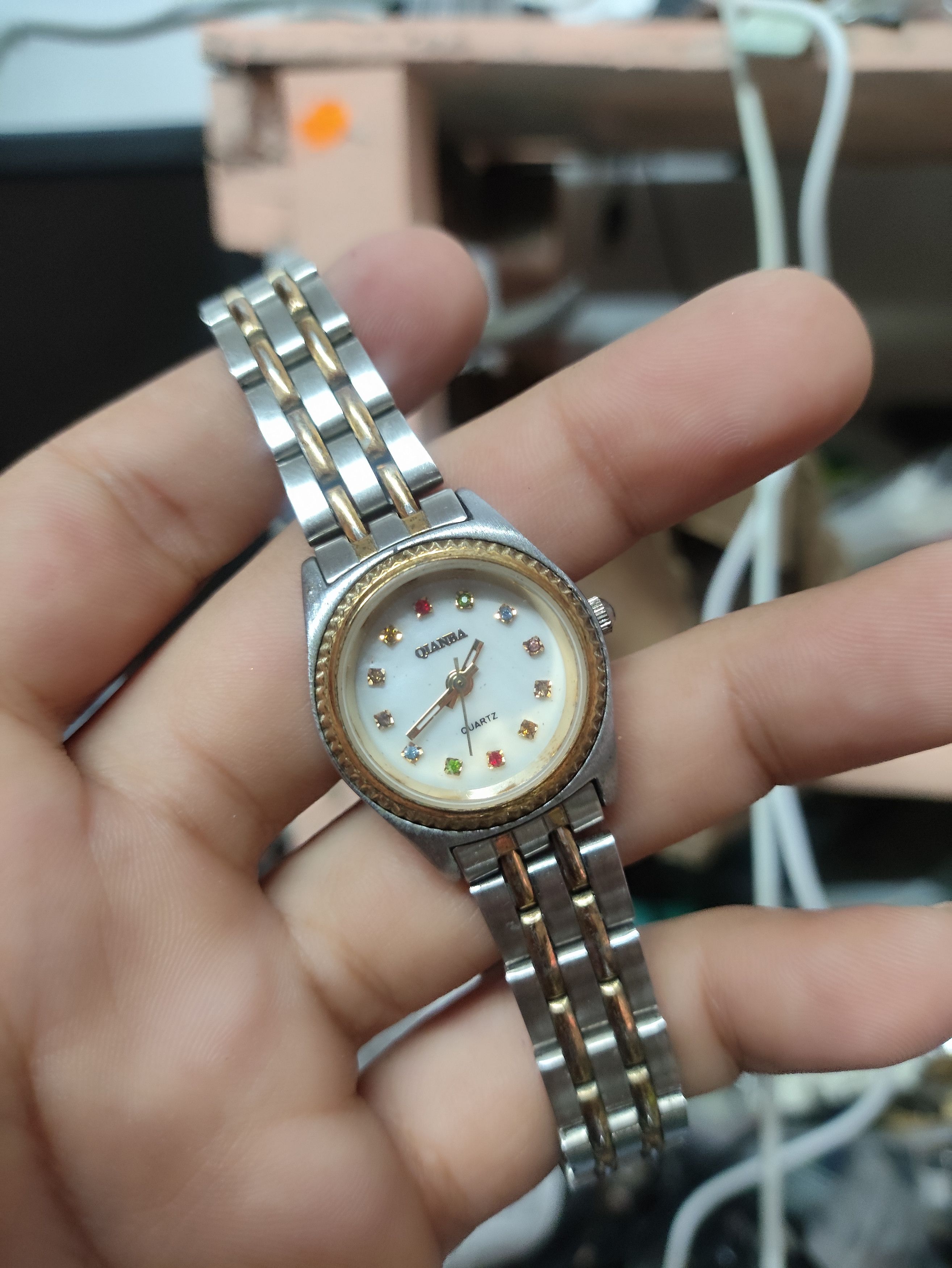 Japanese Brand VINTAGE "QIANBA" WATCH (NO. 8079L). LADIES WATCH Size ONE SIZE - 1 Thumbnail