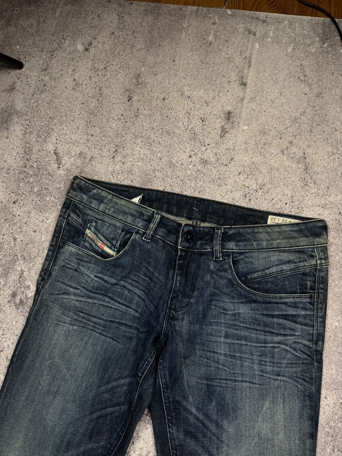 Diesel Vintage Diesel Flared Jeans Faded Japanese Avant Garde Y2K Size 32" / US 10 / IT 46 - 6 Thumbnail