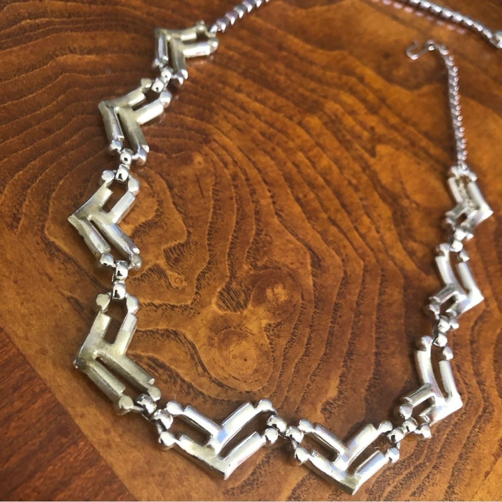 Vintage Vintage mid century emerald baguette rhinestone necklace Size ONE SIZE - 14 Thumbnail