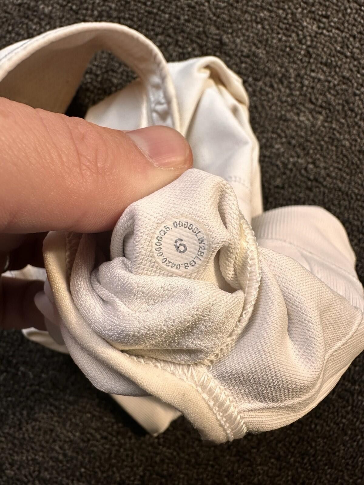 Lululemon Lululemon Ebb to Train Sports Bra White (no pads), Sz 6 Size ONE SIZE - 5 Thumbnail