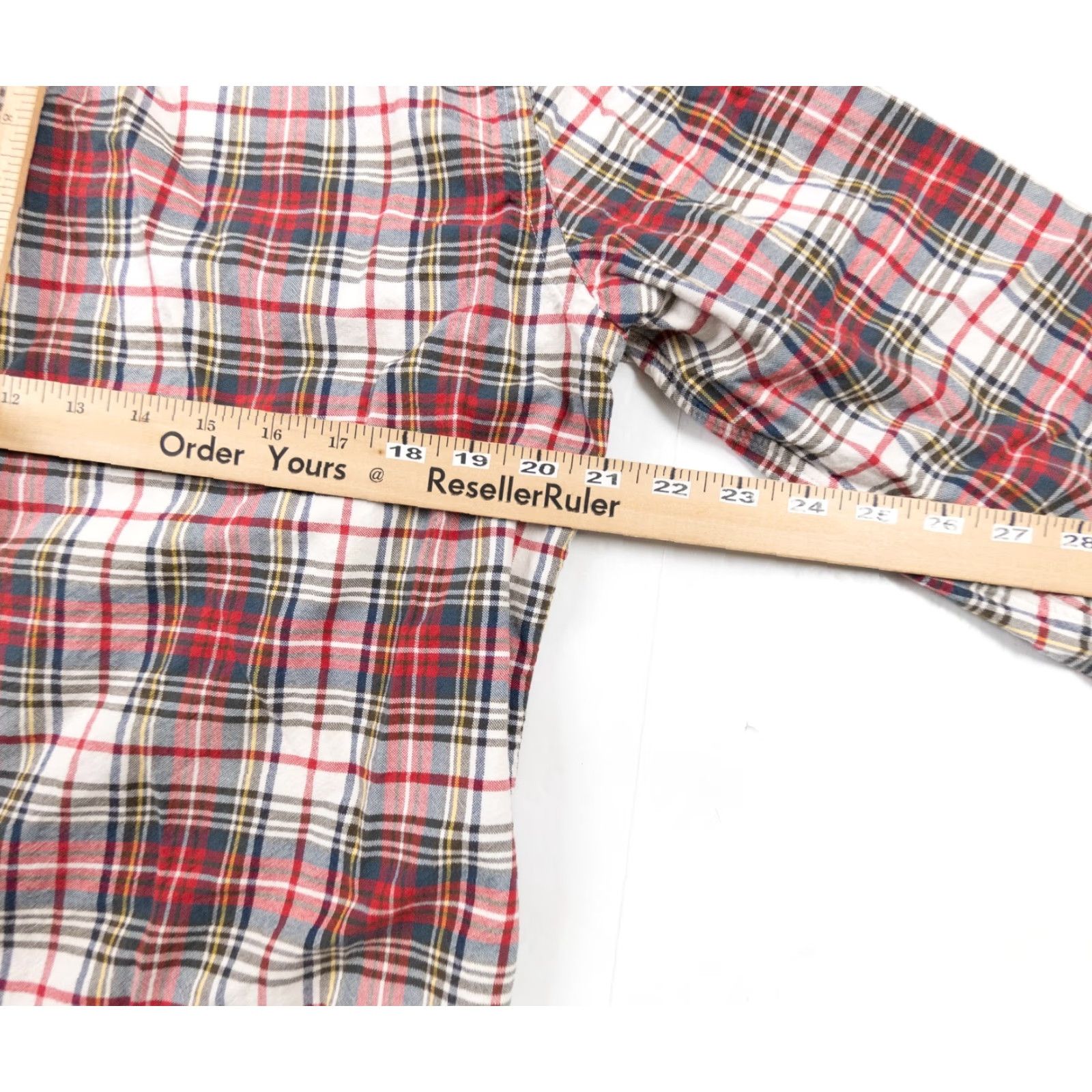J.Crew VINTAGE? No. JCrew Shirt Men’s Medium Red Long Sleeve Button-Down Cotton Plaid Adult Regular Size M Red Preppy 90s? Not sure. Size US M / EU 48-50 / 2 - 7 Thumbnail