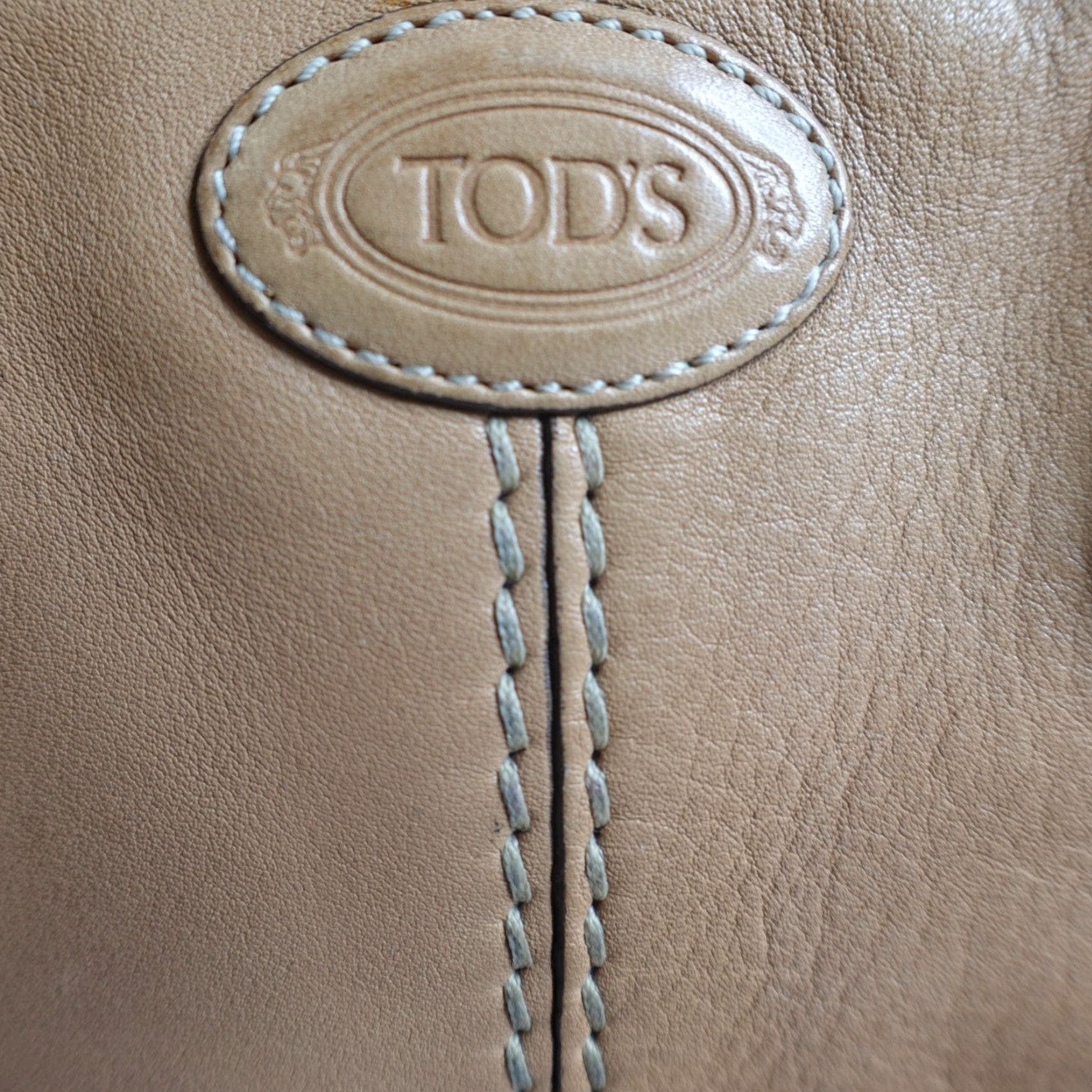 Vintage Tods D-Bag Beige Leather Tote Purse - Small, Double Handles, Zip, Lined, Casual/Party/Cocktail, Women’s, Beige/Brown, Solid Pattern Size ONE SIZE - 2 Thumbnail