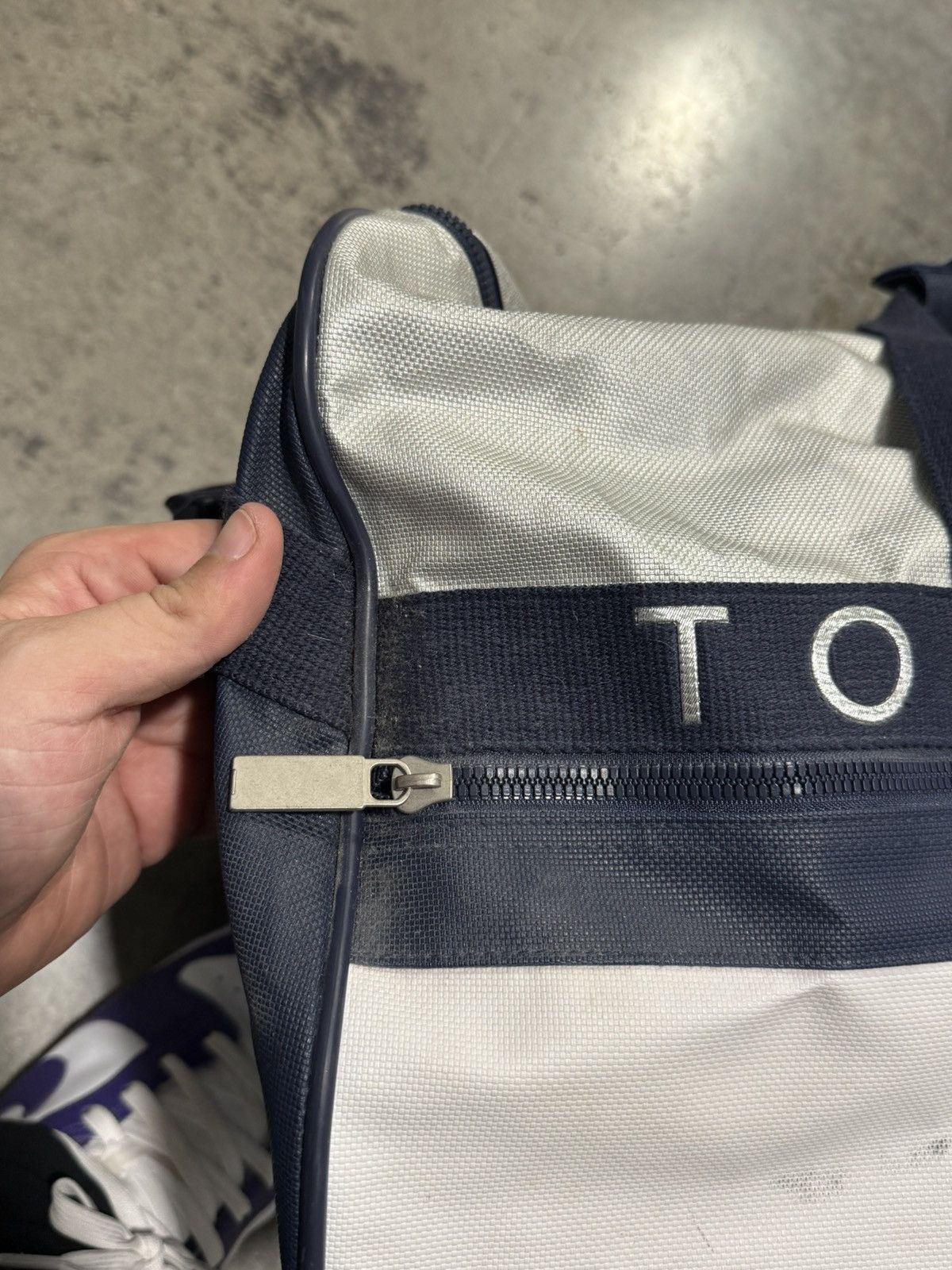 Tommy Hilfiger 90s Vintage Tommy Hilfiger Big Flag Duffle Bag Size ONE SIZE - 4 Thumbnail
