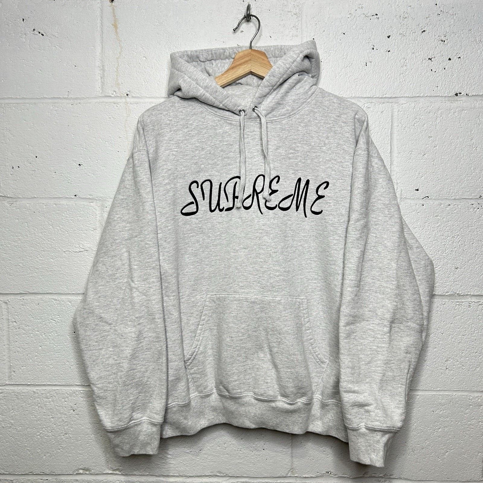 Supreme Supreme Script Hooded Pullover “Ash Grey” SS23 Size US M / EU 48-50 / 2 - 1 Thumbnail