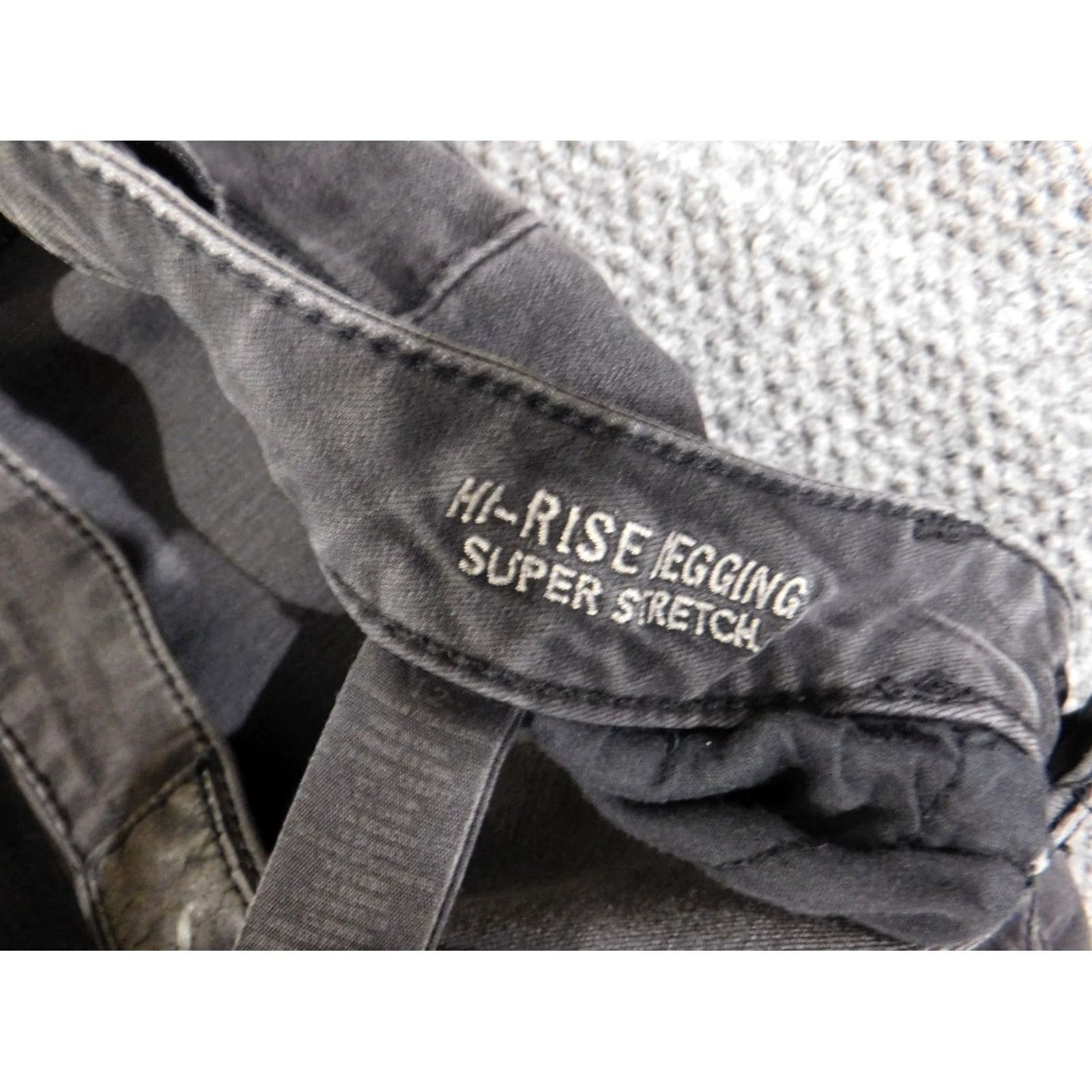 American Eagle Outfitters American Eagle Outfitters Jegging Jeans Women's 12 Black Dark Wash Stretch Mid Rise Zip Inseam 28" 28in Distressed Retro Style Boyfriend? Size 34" / US 12 / IT 48 - 5 Thumbnail