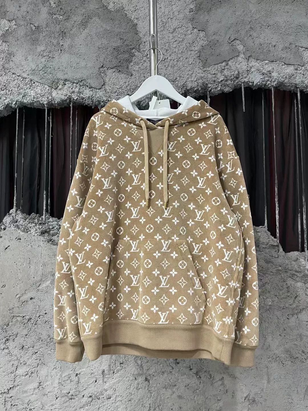 Louis Vuitton Louis Vuitton New Brown Velvet Monogram Hoodie Size US S / EU 44-46 / 1 - 1 Thumbnail