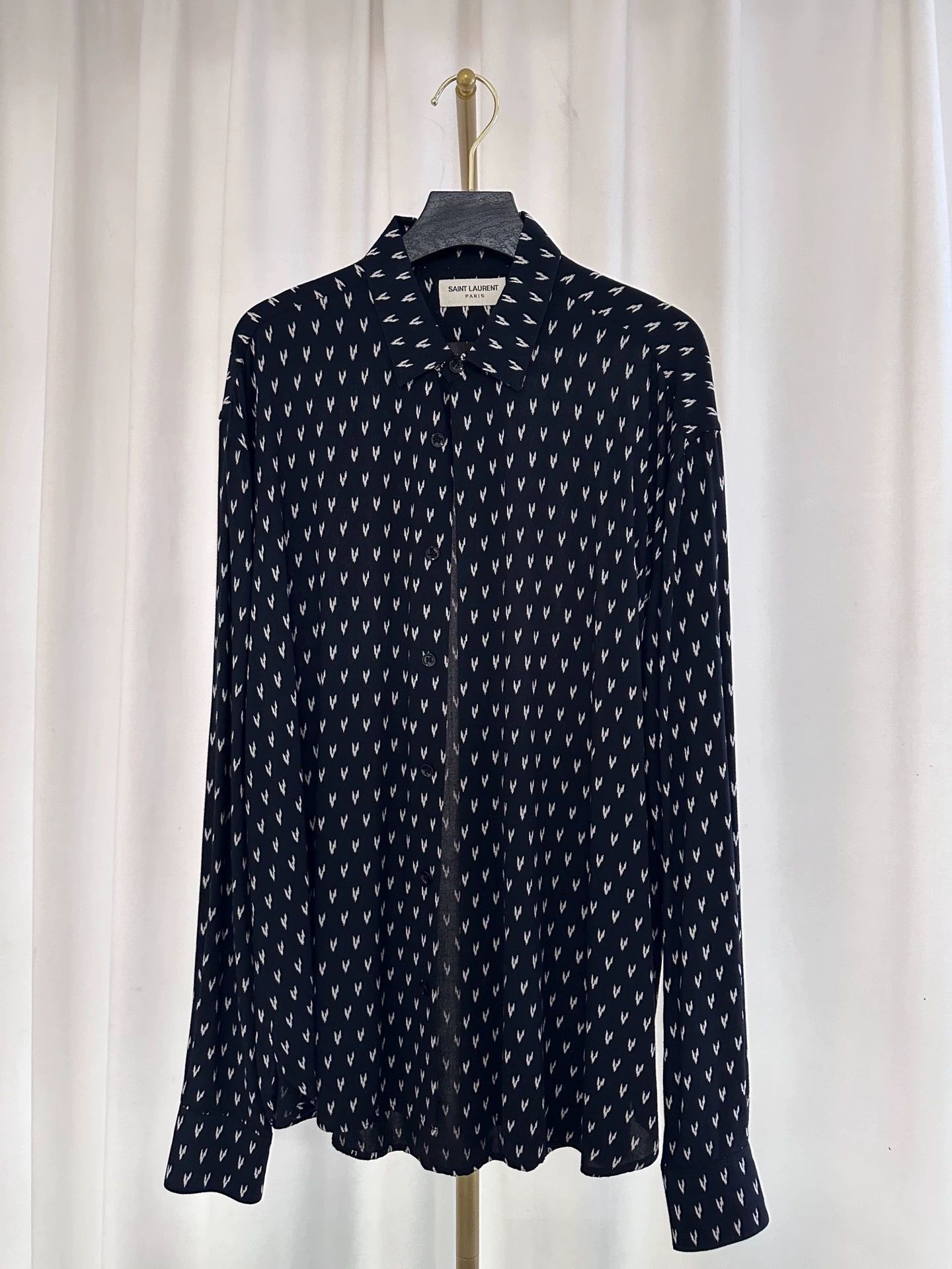 Saint Laurent Paris Saint Laurent Paris Y-shaped polka dot shirt 