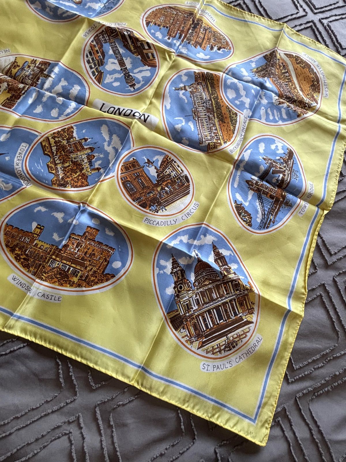 Vintage Vintage London Souvenir Silk Scarf Size ONE SIZE - 5 Thumbnail