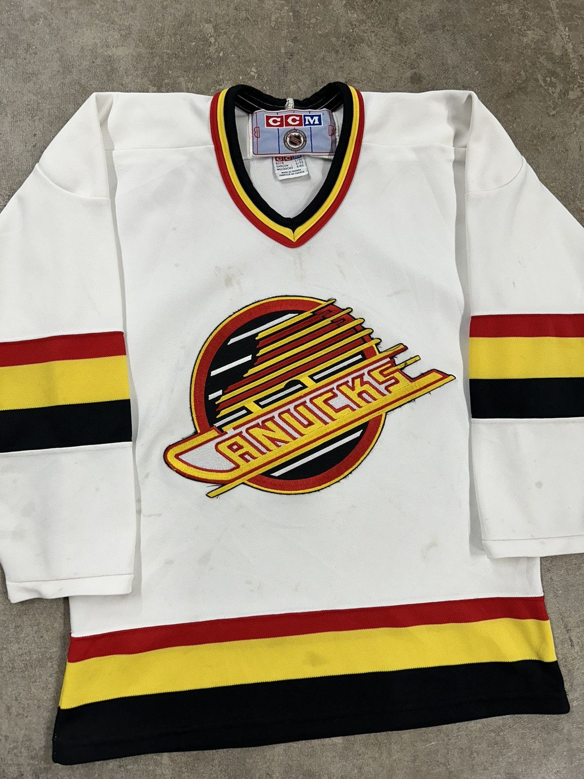 Ccm Vintage 90s CCM Vancouver Canucks Flying Skate Jersey Size US XS / EU 42 / 0 - 3 Thumbnail