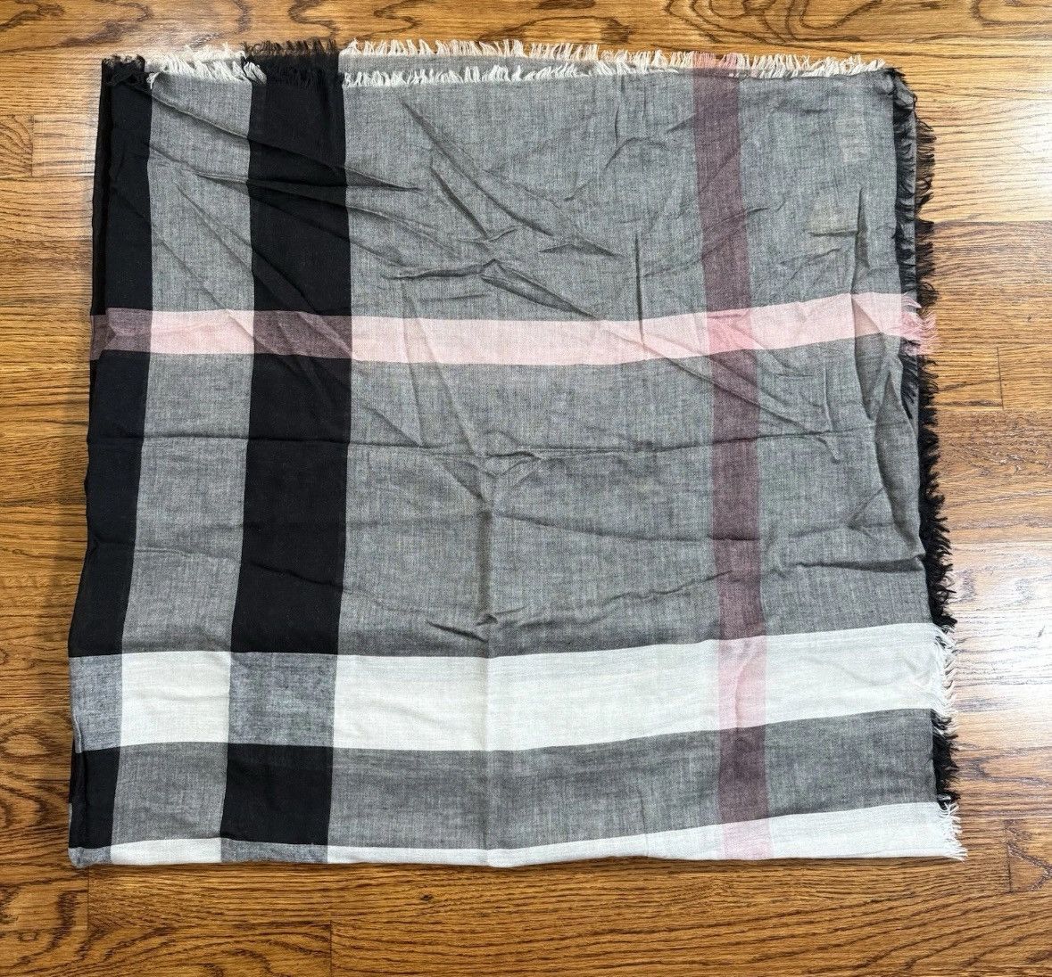 Burberry Burberry London England Scarf Grey Pink Adult Unisex NWT Size ONE SIZE - 1 Thumbnail