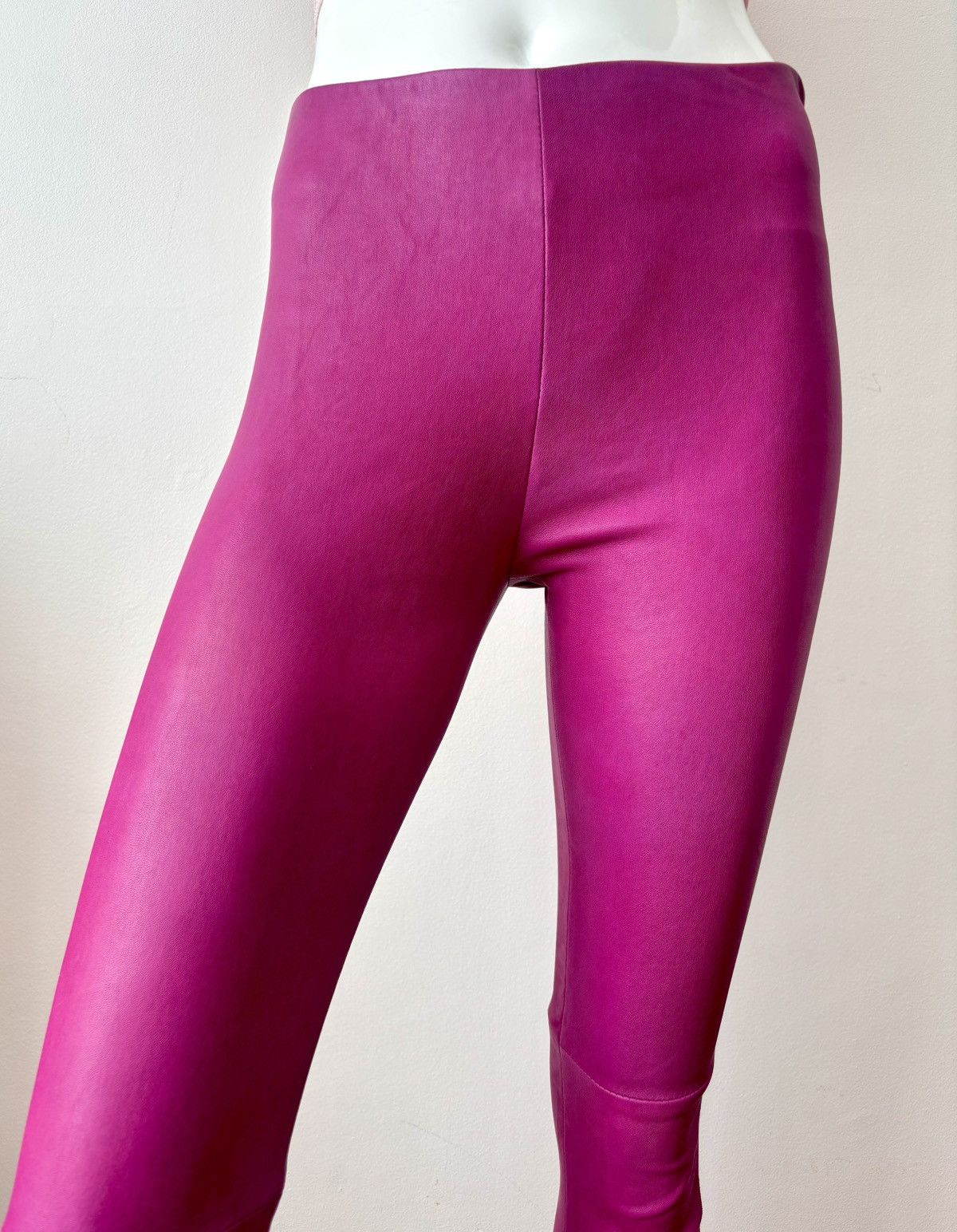 Balenciaga Balenciaga leather pink trousers XS Size 25" / US 0 / IT 36 - 2 Thumbnail