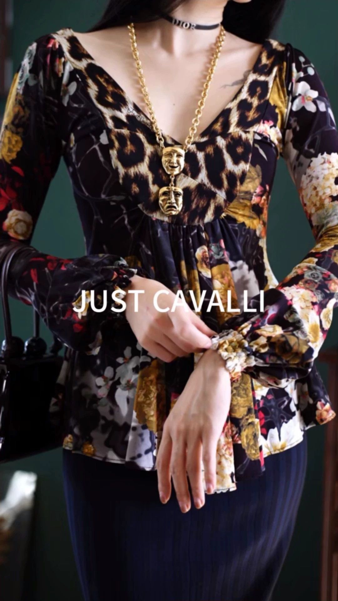 Just Cavalli Just Cavalli 2008 Animal Floral Fitted Women's Top Size XS / US 0-2 / IT 36-38 - 1 Thumbnail