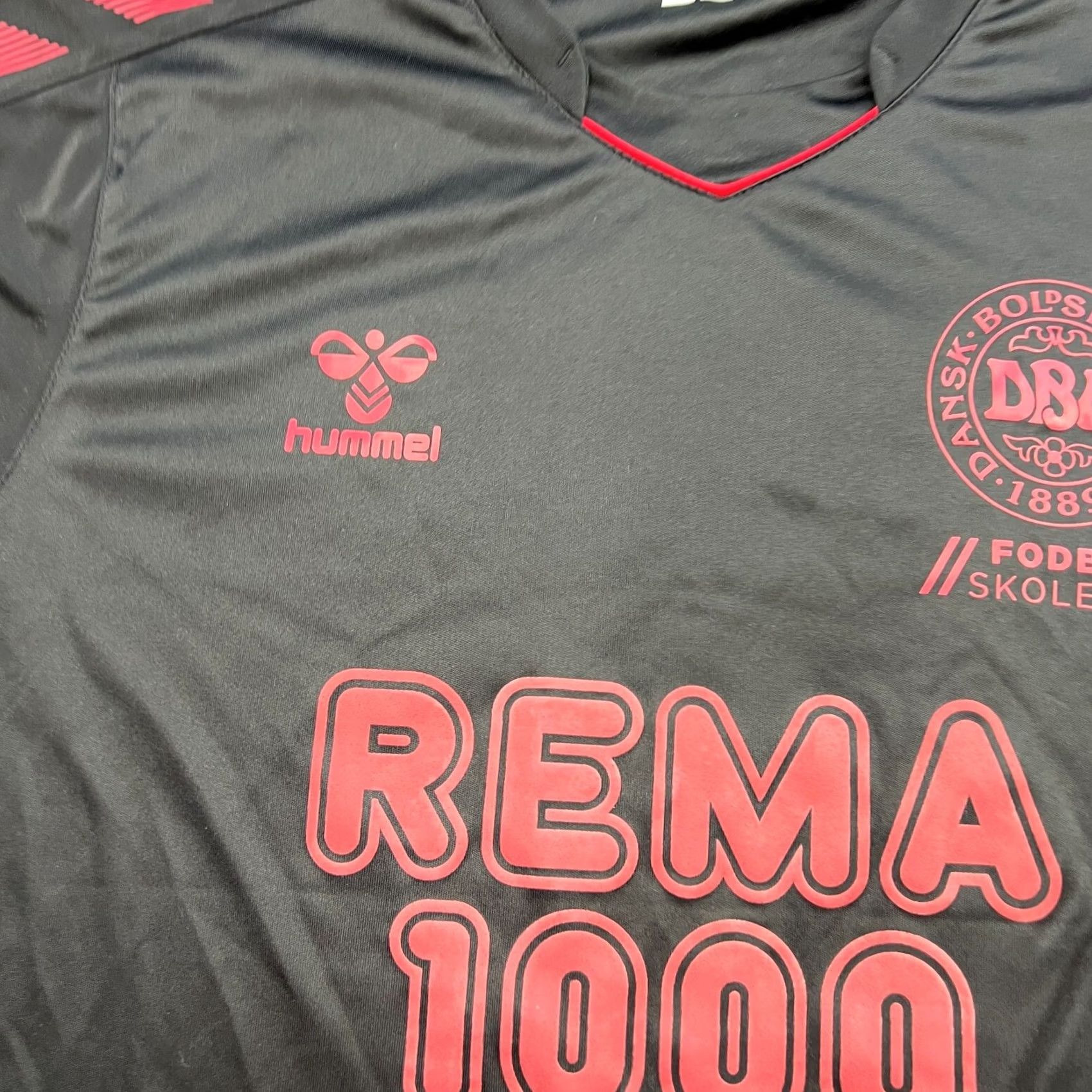Hummel Hummel Denmark 2023 Training Jersey Mens Medium Football Adult Shirt Black Size US M / EU 48-50 / 2 - 6 Thumbnail