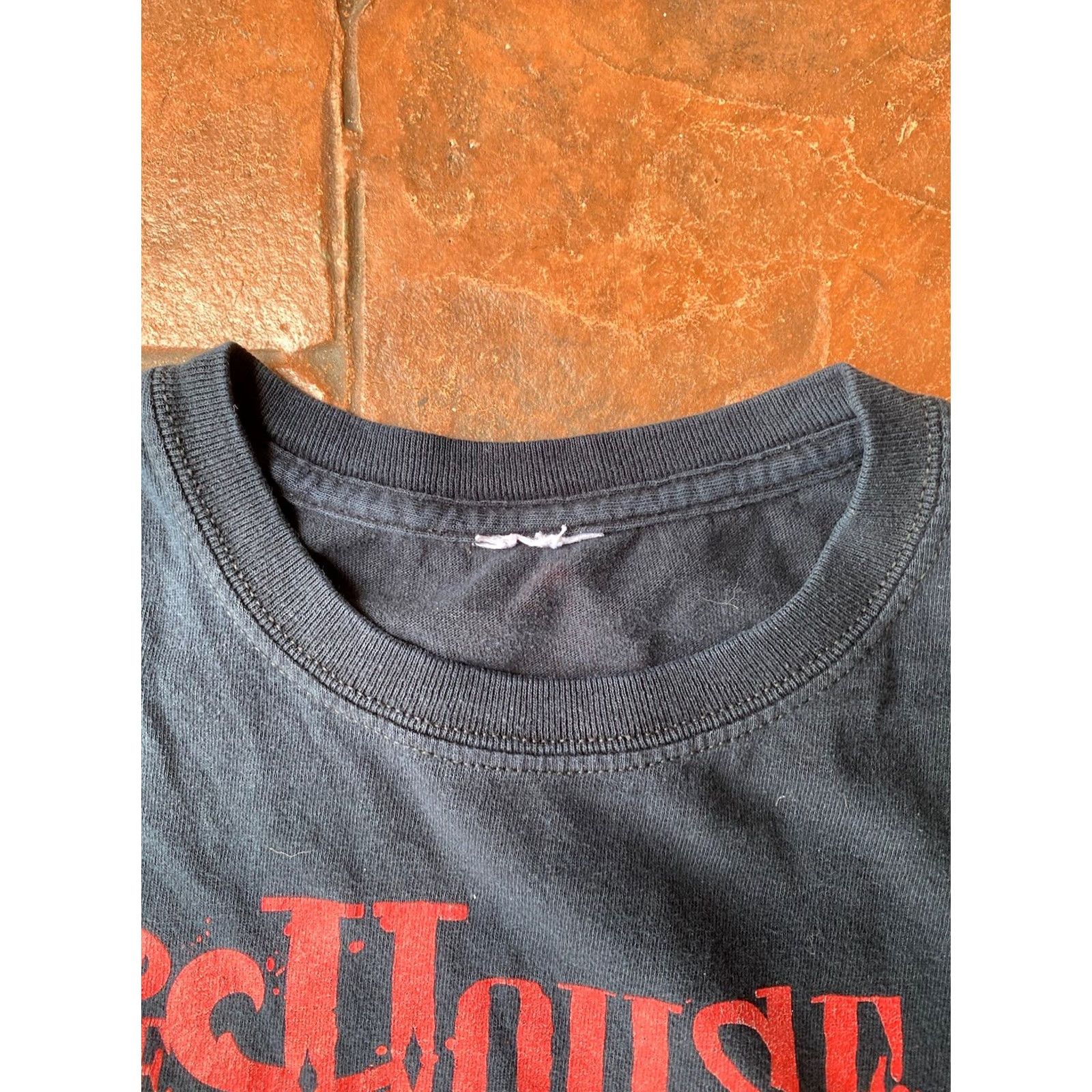 Twins VINTAGE Halloween Horror Nights 2021 The House Always Wins T-Shirt XS Black Short Sleeve Crew Neck Logo Halloween Mens XS Size US XS / EU 42 / 0 - 3 Thumbnail