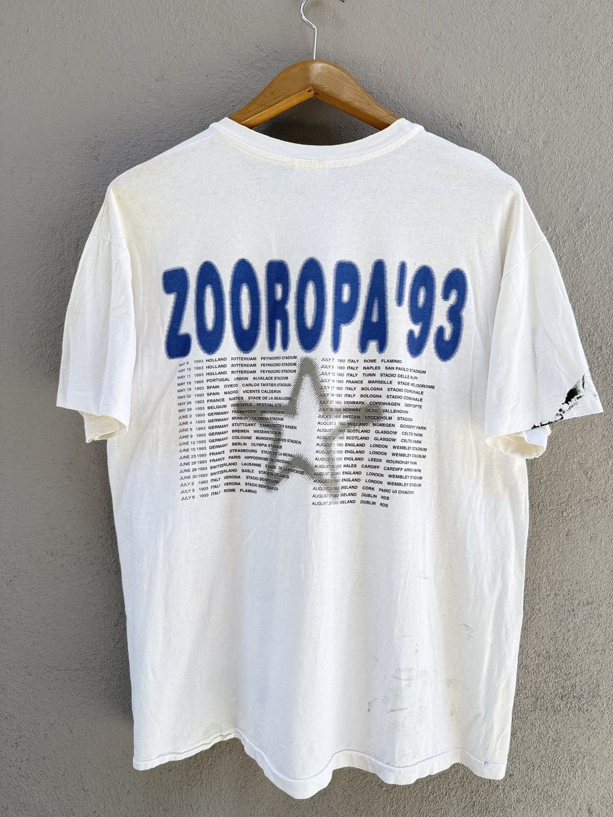 Band Tees Thrashed Paint Vintage 90s U2 Zooropa Winterland Faded Tee Size US XL / EU 56 / 4 - 2 Thumbnail