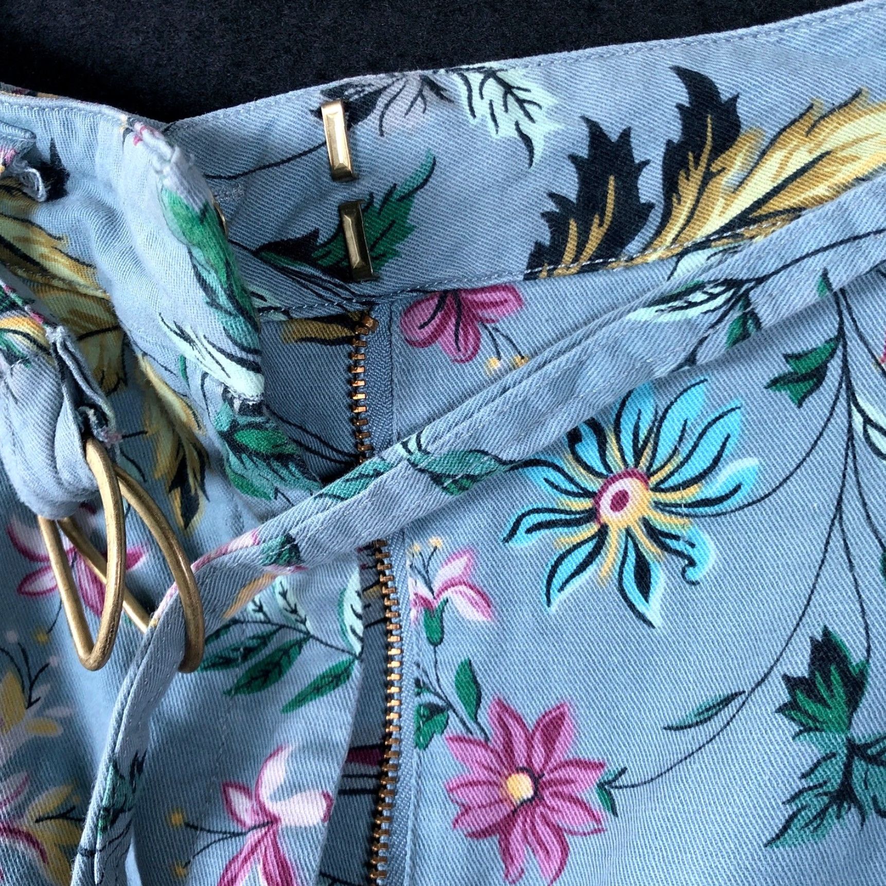 Anthropologie VINTAGE By Anthropologie Womens Pants Blue Victoria Floral Cargo Cuffed Stretch 4 Size 28" / US 6 / IT 42 - 4 Thumbnail