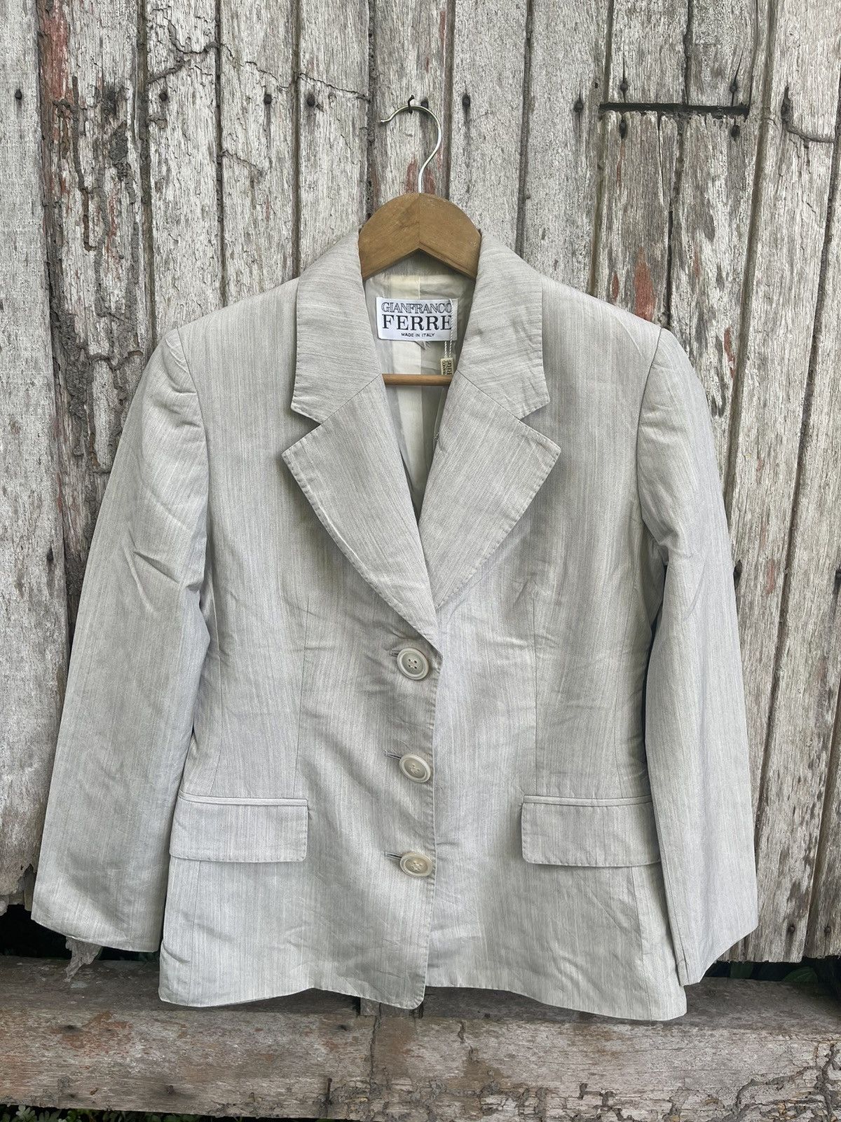 Gianfranco Ferre Gianfranco Ferré Vintage Italian Linen Blazer (90s) Size S / US 4 / IT 40 - 1 Thumbnail