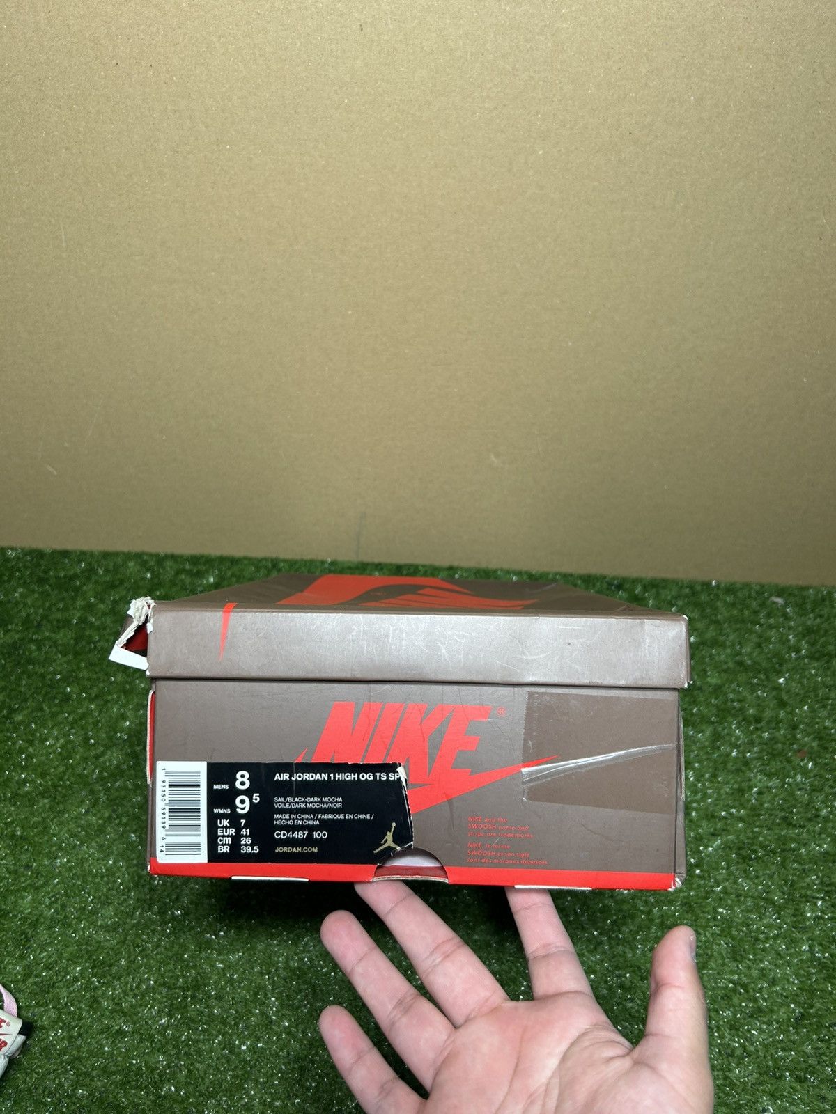 Jordan Brand × Travis Scott Jordan 1 Travis Scott Mocha High Size US 8 / EU 41 - 12 Thumbnail