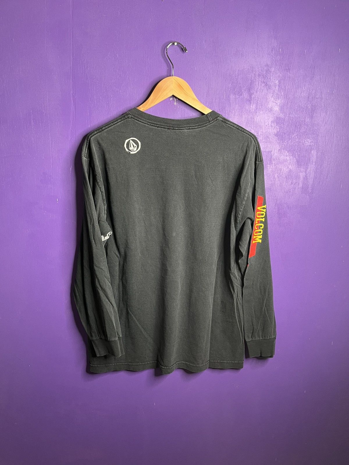 Vintage × Volcom Vintage 90s Volcom stone logo long-sleeve tee Size US L / EU 52-54 / 3 - 2 Thumbnail