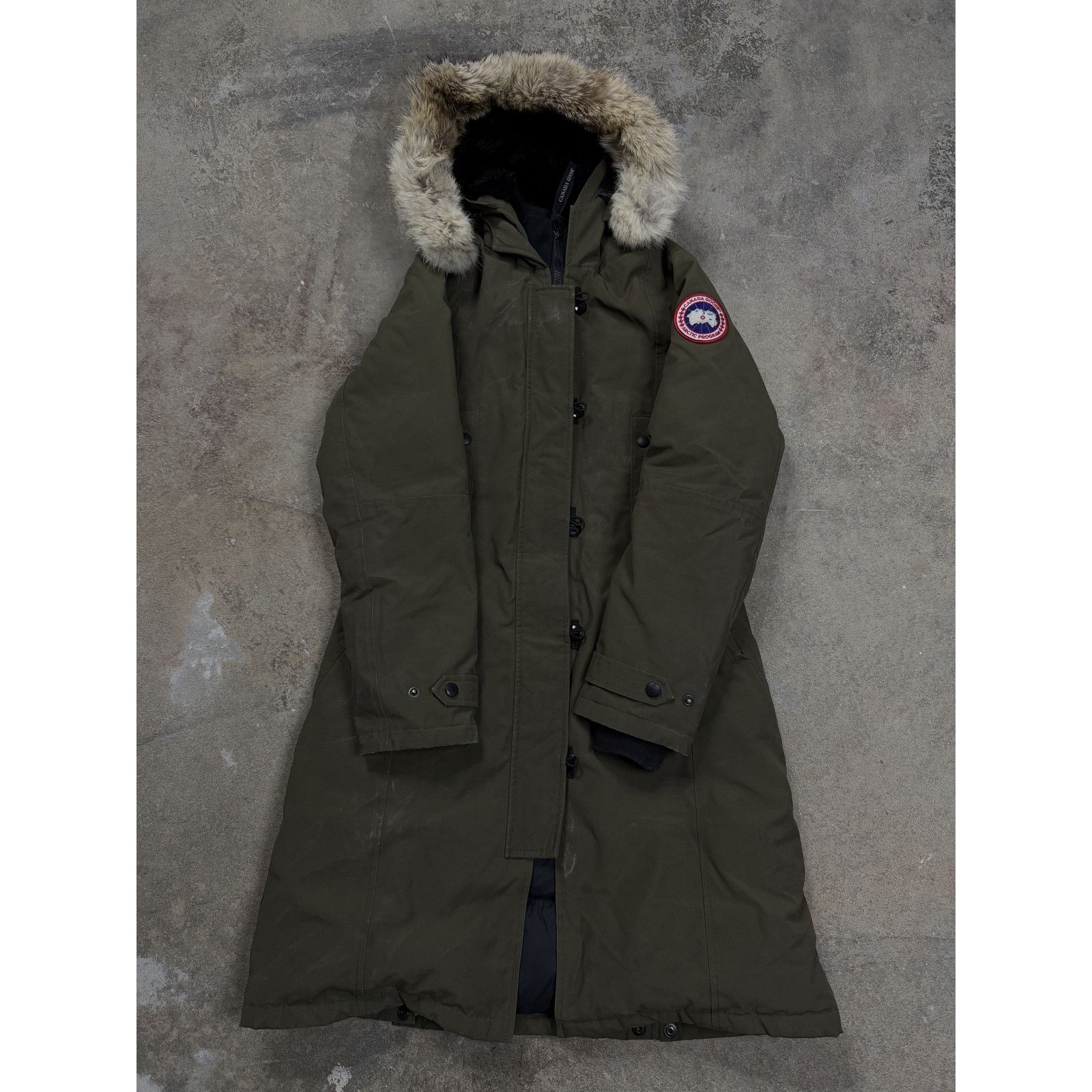 Canada Goose Canada Goose Women's Long Coat Olive XS Used Size XS / US 0-2 / IT 36-38 - 1 Thumbnail