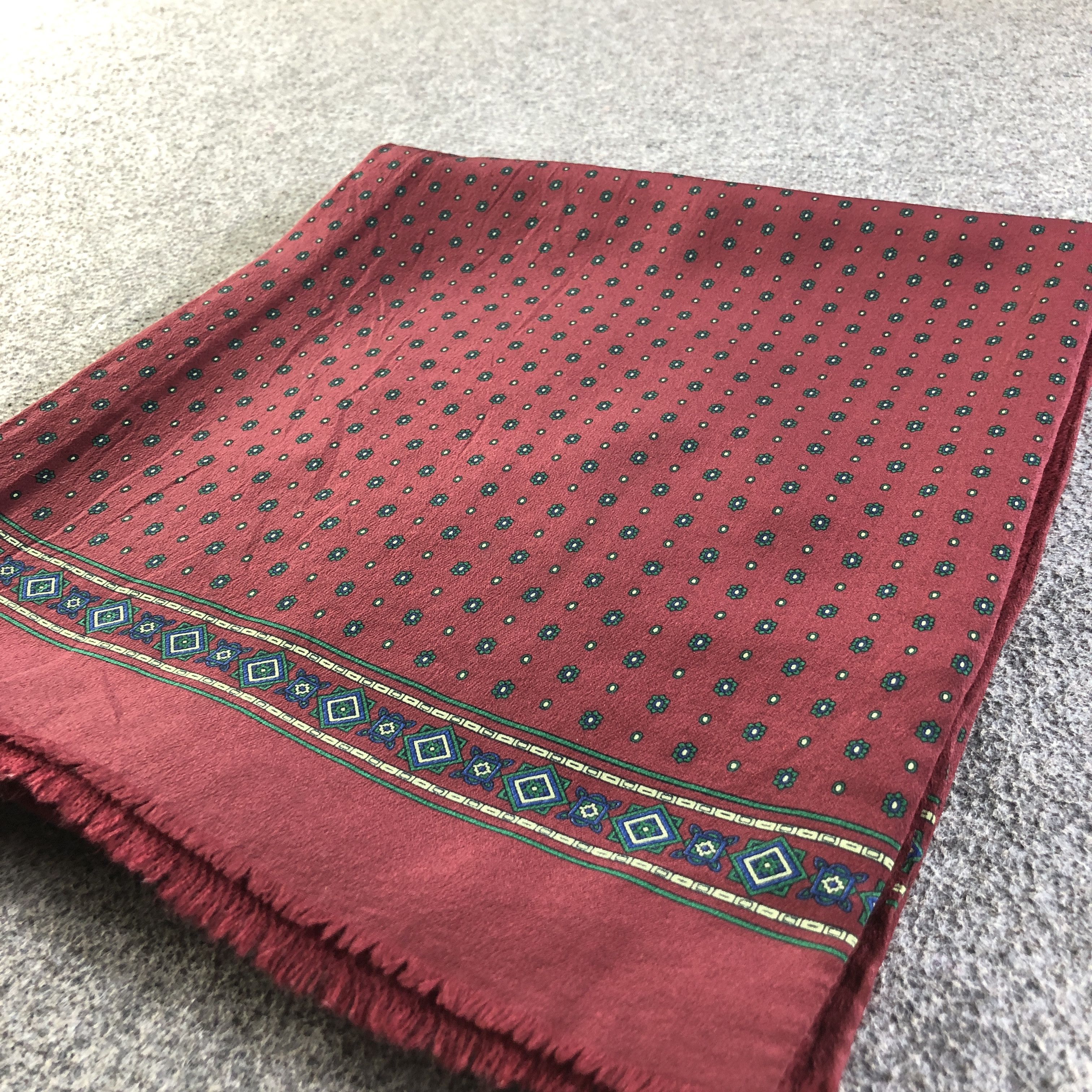Vintage Luxury Design Silk/Wool Scarf Muffler Neckwear V2713 Size ONE SIZE - 4 Thumbnail