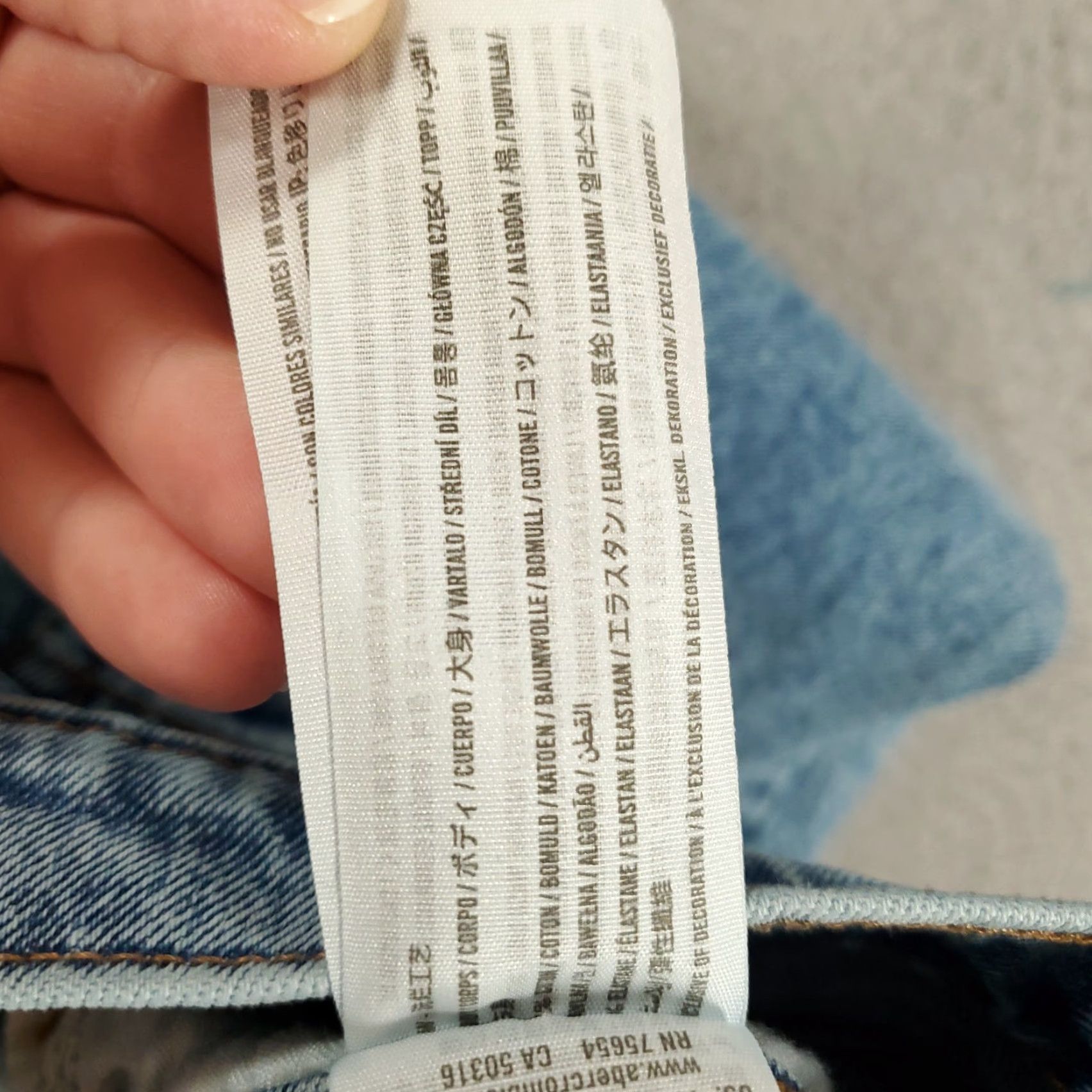 Abercrombie & Fitch VINTAGE Abercrombie & Fitch The Mom High Rise Jeans Size 10 30 R Distressed Denim Size 32" / US 10 / IT 46 - 7 Thumbnail
