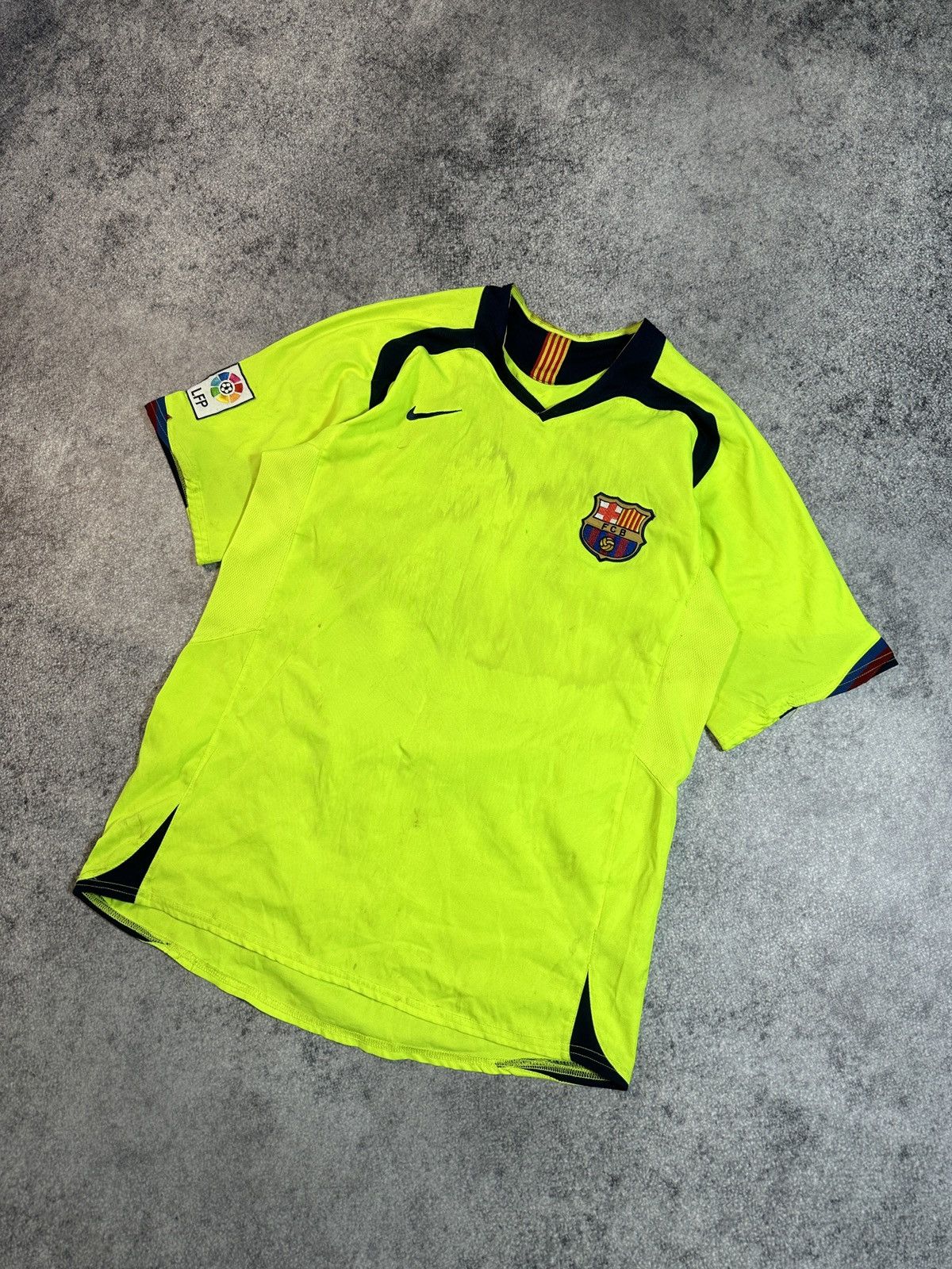Nike × Vintage Vintage Nike F.C.Barcelona 10 Ronaldinho Soccer Jersey Style Size US XL / EU 56 / 4 - 1 Thumbnail