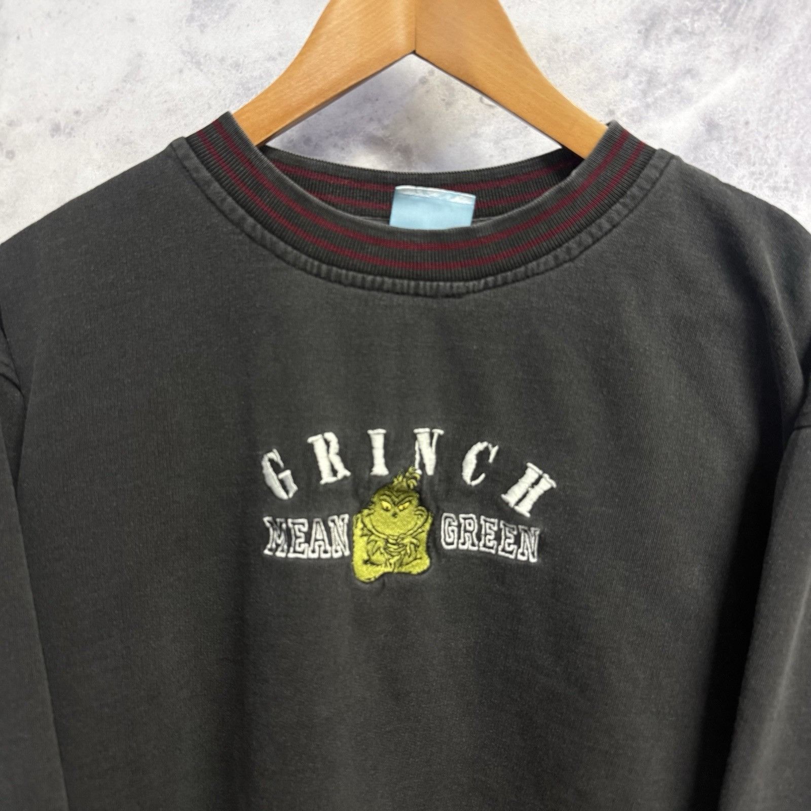 Vintage Vintage Dr Seuss The Grinch Mean Green Sweatshirt Embroidery Size US S / EU 44-46 / 1 - 1 Thumbnail