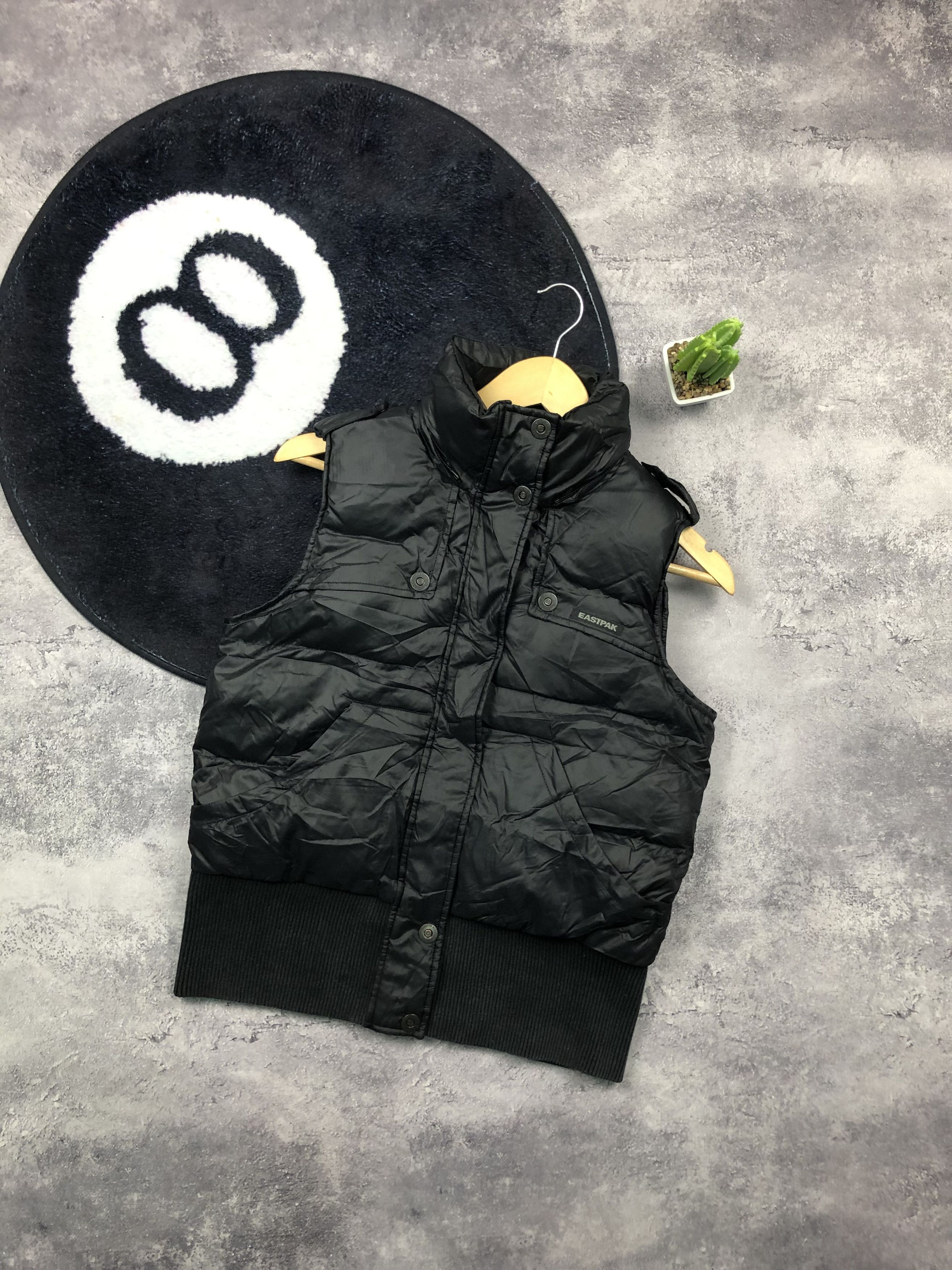 Eastpak EASTPAK Puffer Black Mini Logo Vest Streertwear USA Size US S / EU 44-46 / 1 - 1 Thumbnail