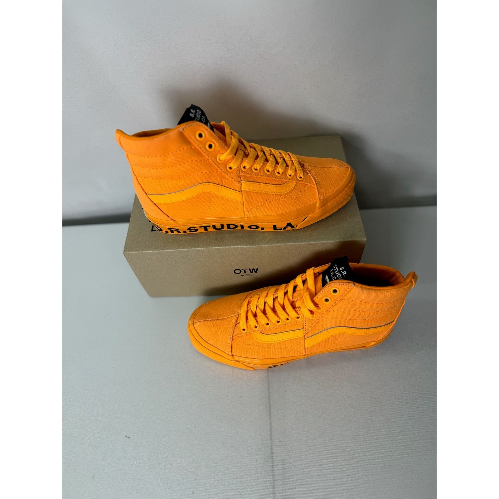 Vans NIB Vans OTW Sk8-Hi Clash the Wall SR. Studio LA. CA Orange Size US 8 / EU 41 - 8 Thumbnail