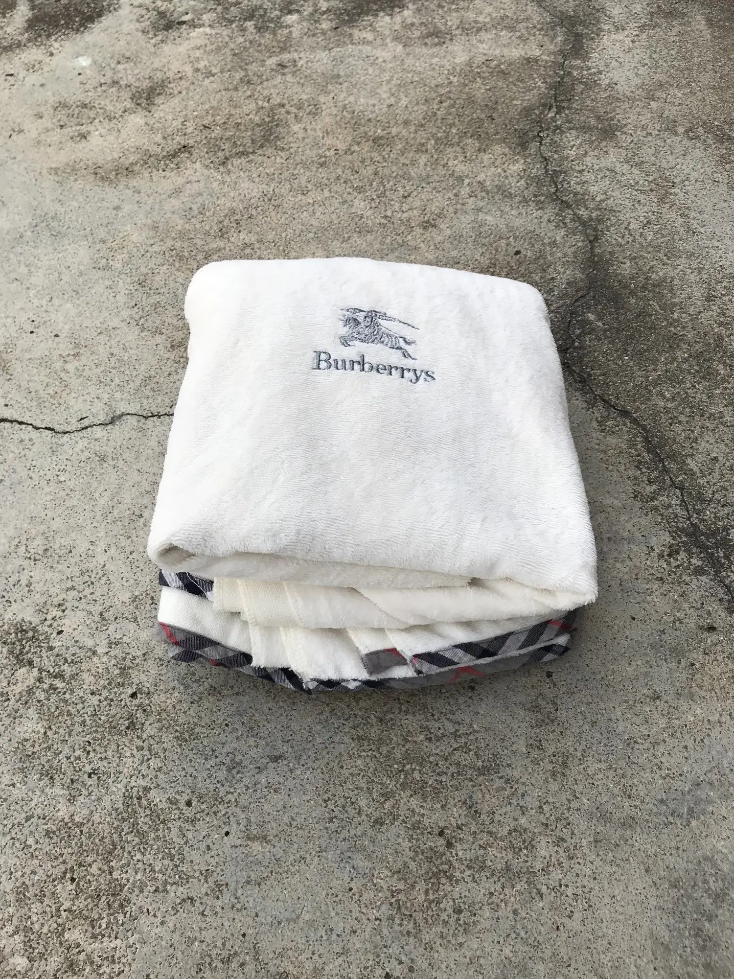 Burberry Prorsum Burberry Blanket Embroidery Logo Size ONE SIZE - 1 Thumbnail