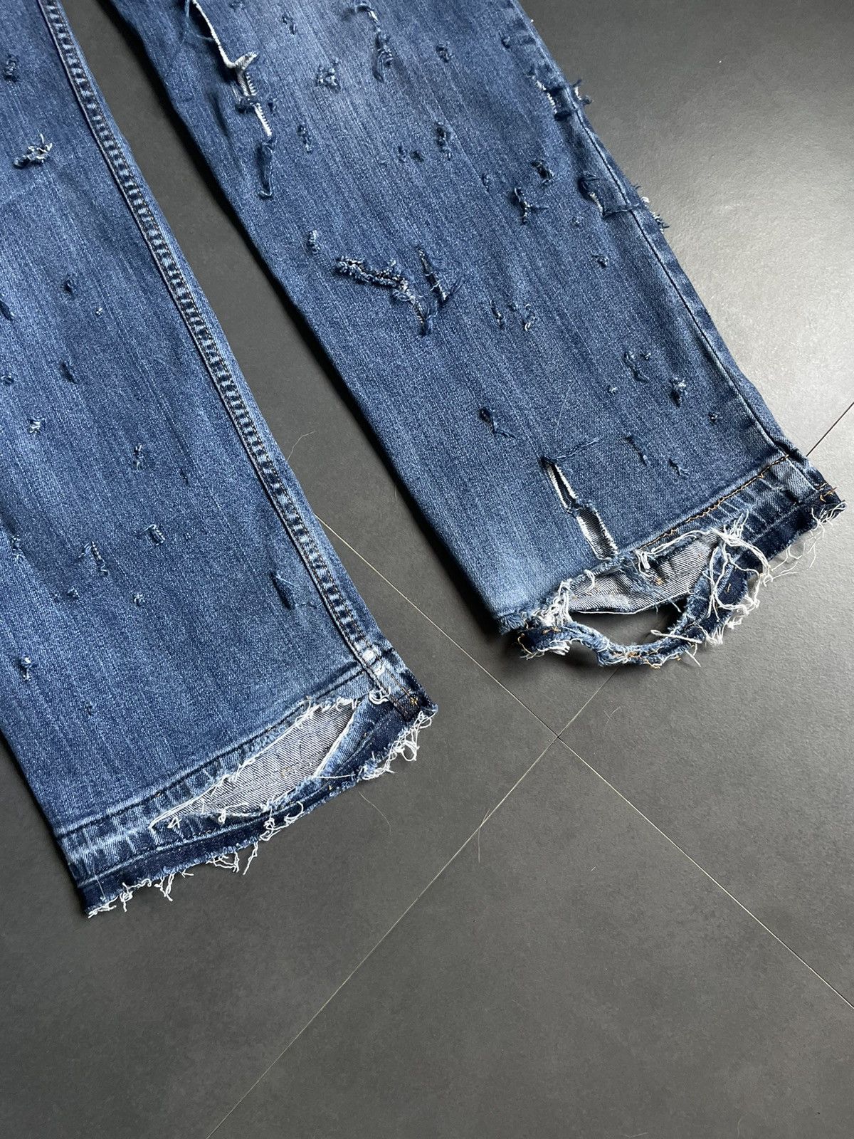 Levi's Vintage Trashed Distressed Levi’s 751 Jeans Made In USA Y2k Size US 32 / EU 48 - 13 Thumbnail