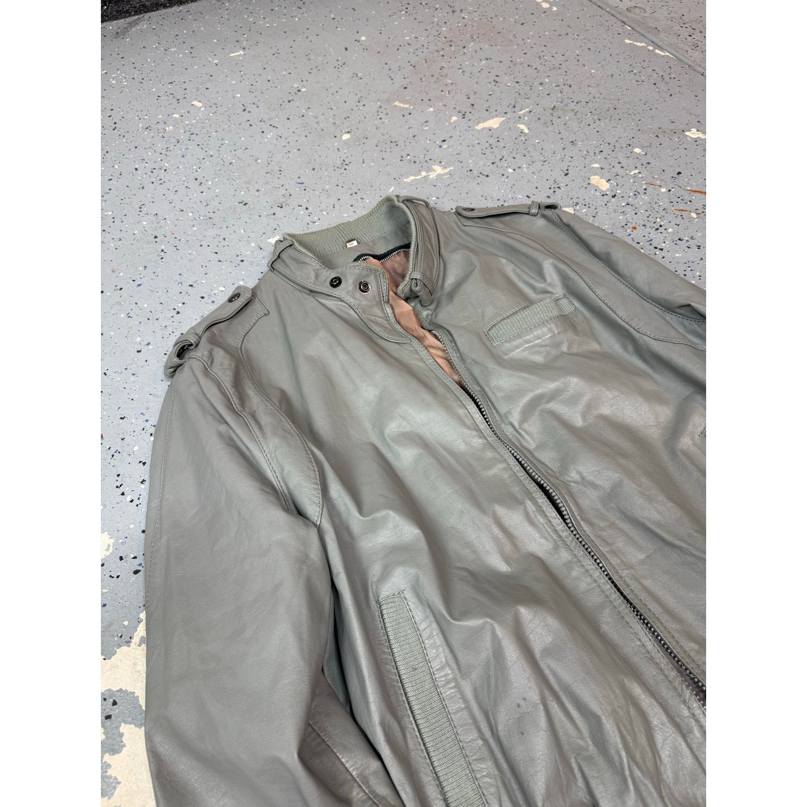 Vintage Vintage European-style café racer leather jacket Size US L / EU 52-54 / 3 - 5 Thumbnail