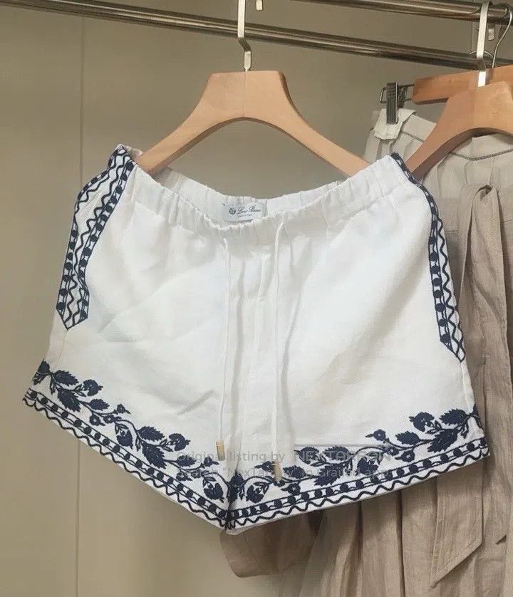 Loro Piana Loro Piana Blue and White Embroidered Linen Shorts Size 26" / US 2 / IT 38 - 7 Thumbnail