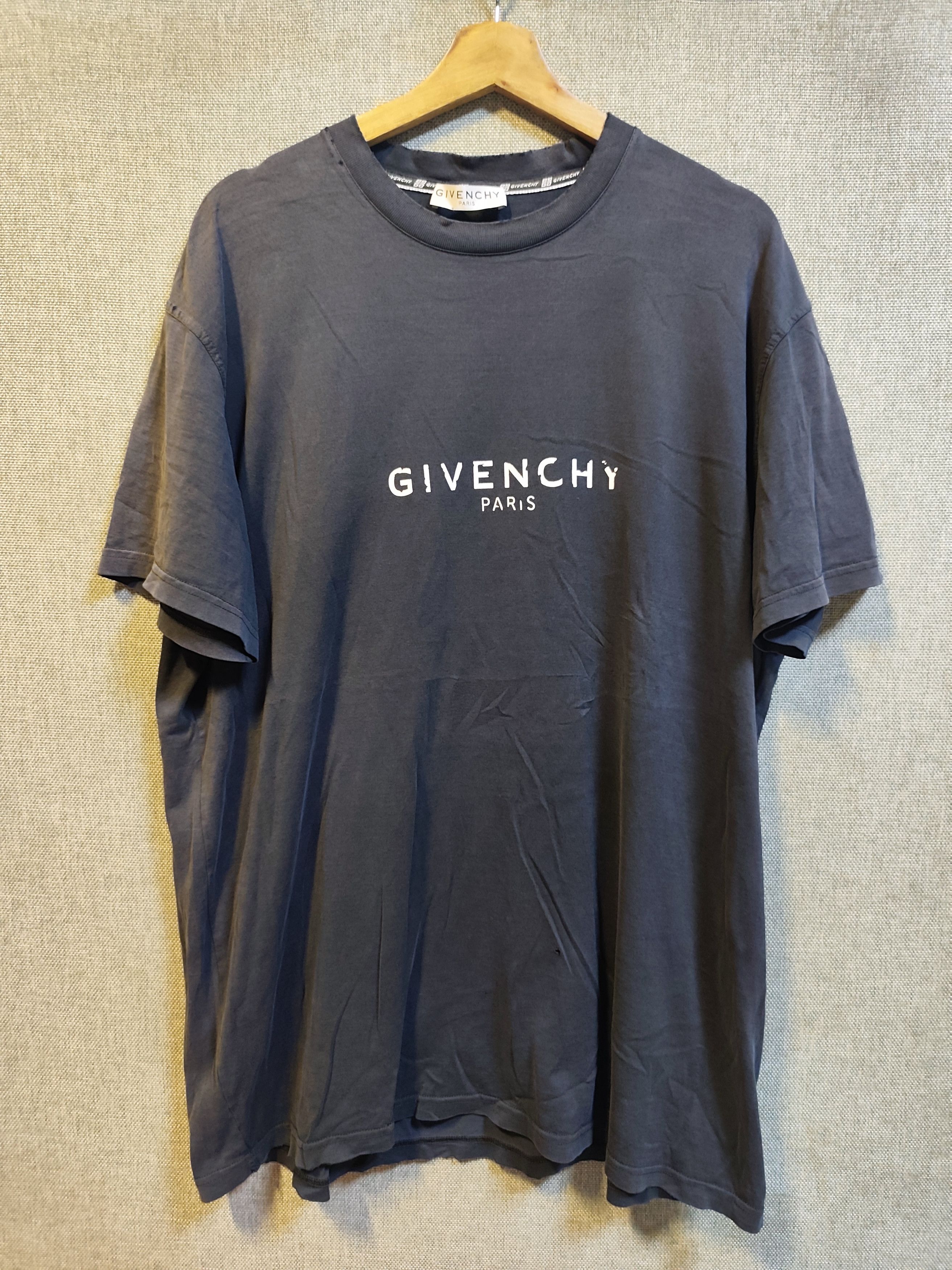 Givenchy ​Givenchy Paris Distressed Vintage Logo T-Shirt Size US XL / EU 56 / 4 - 1 Thumbnail