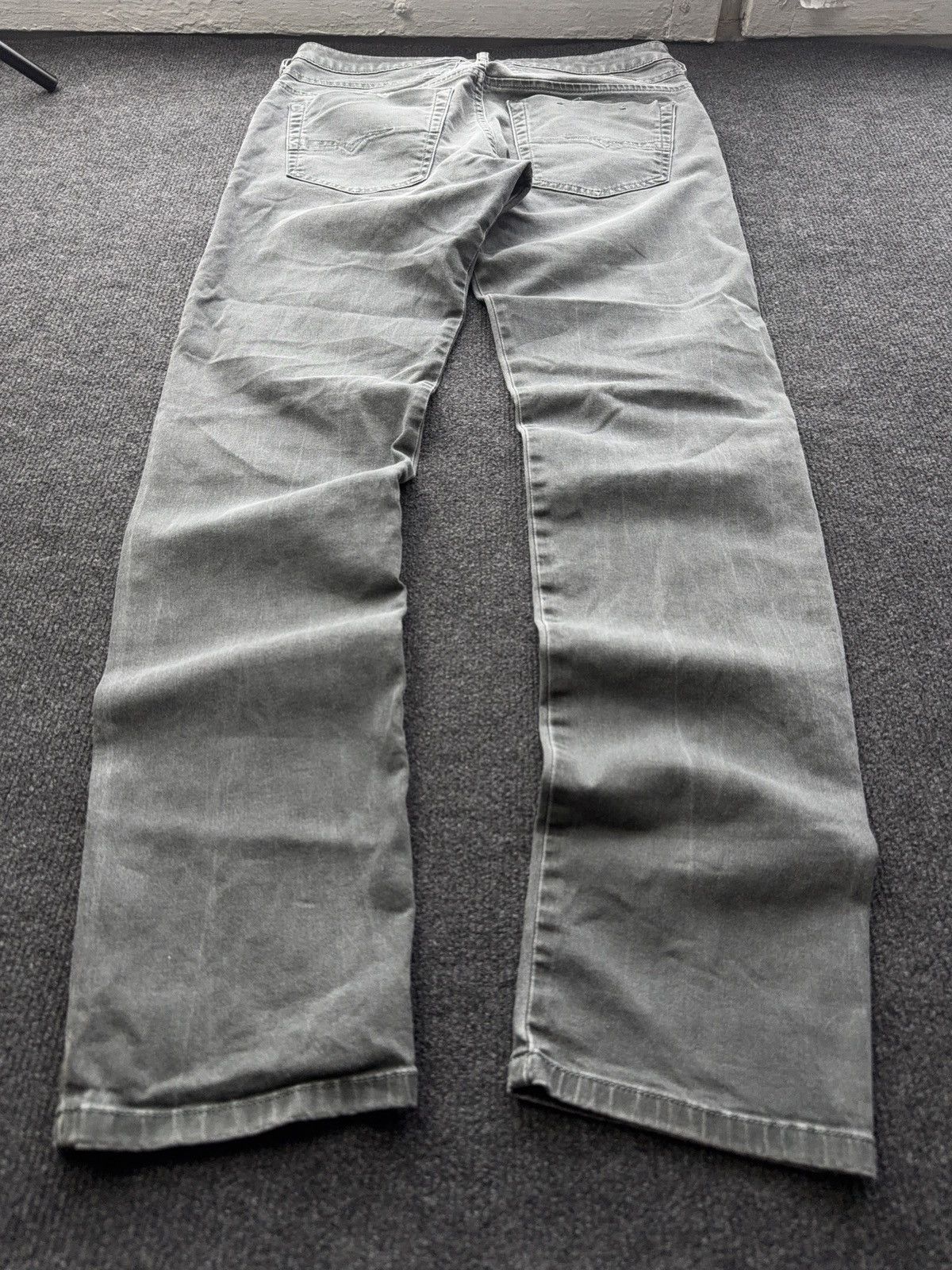 Diesel Luxury 00s Diesel D-BAZER Grey Faded Tapered Jeans Archive Size US 28 / EU 44 - 15 Thumbnail