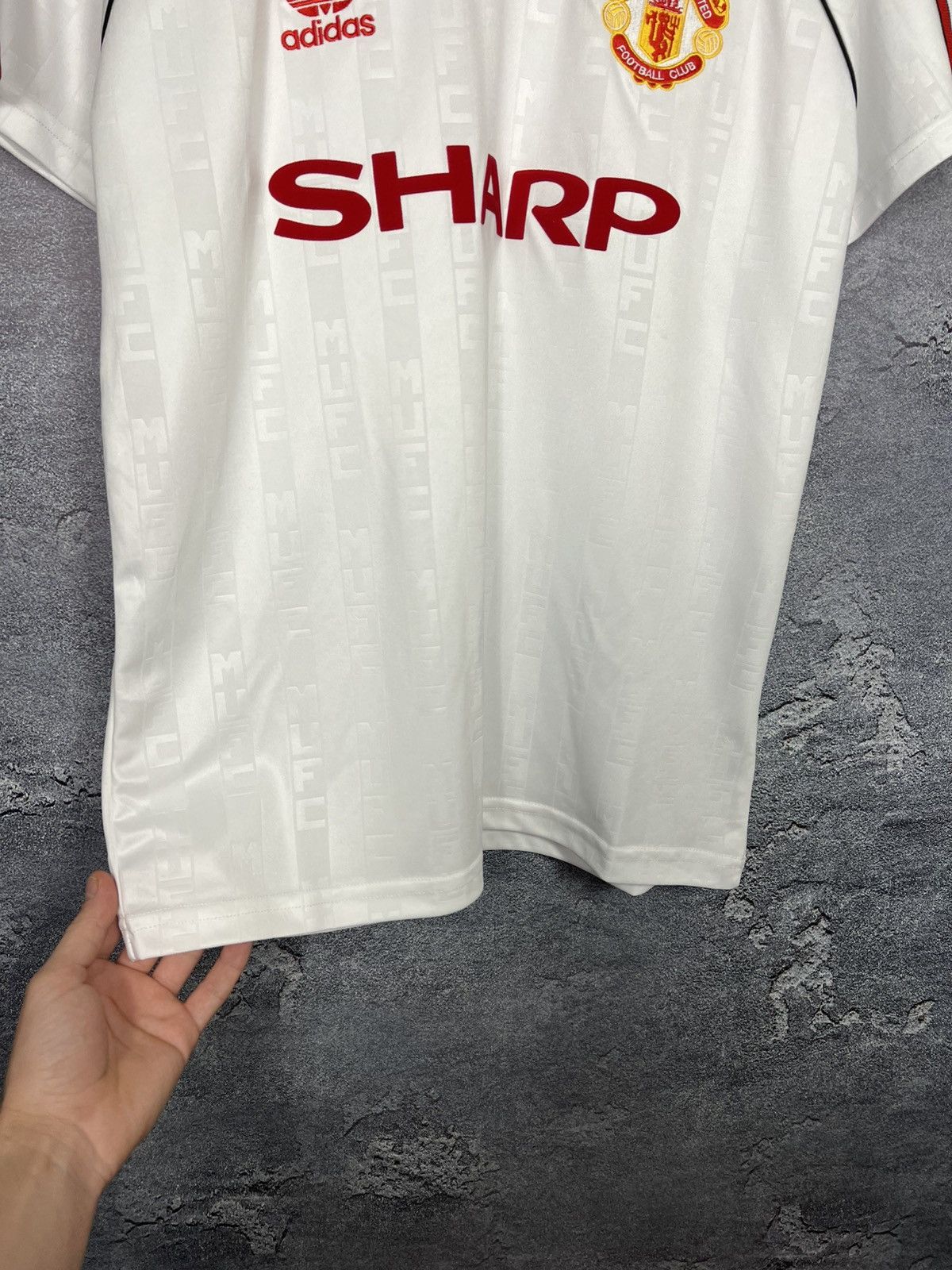Vintage Vintage 1988-1989 Adidas Manchester United Jersey T-shirt Size US M / EU 48-50 / 2 - 4 Thumbnail