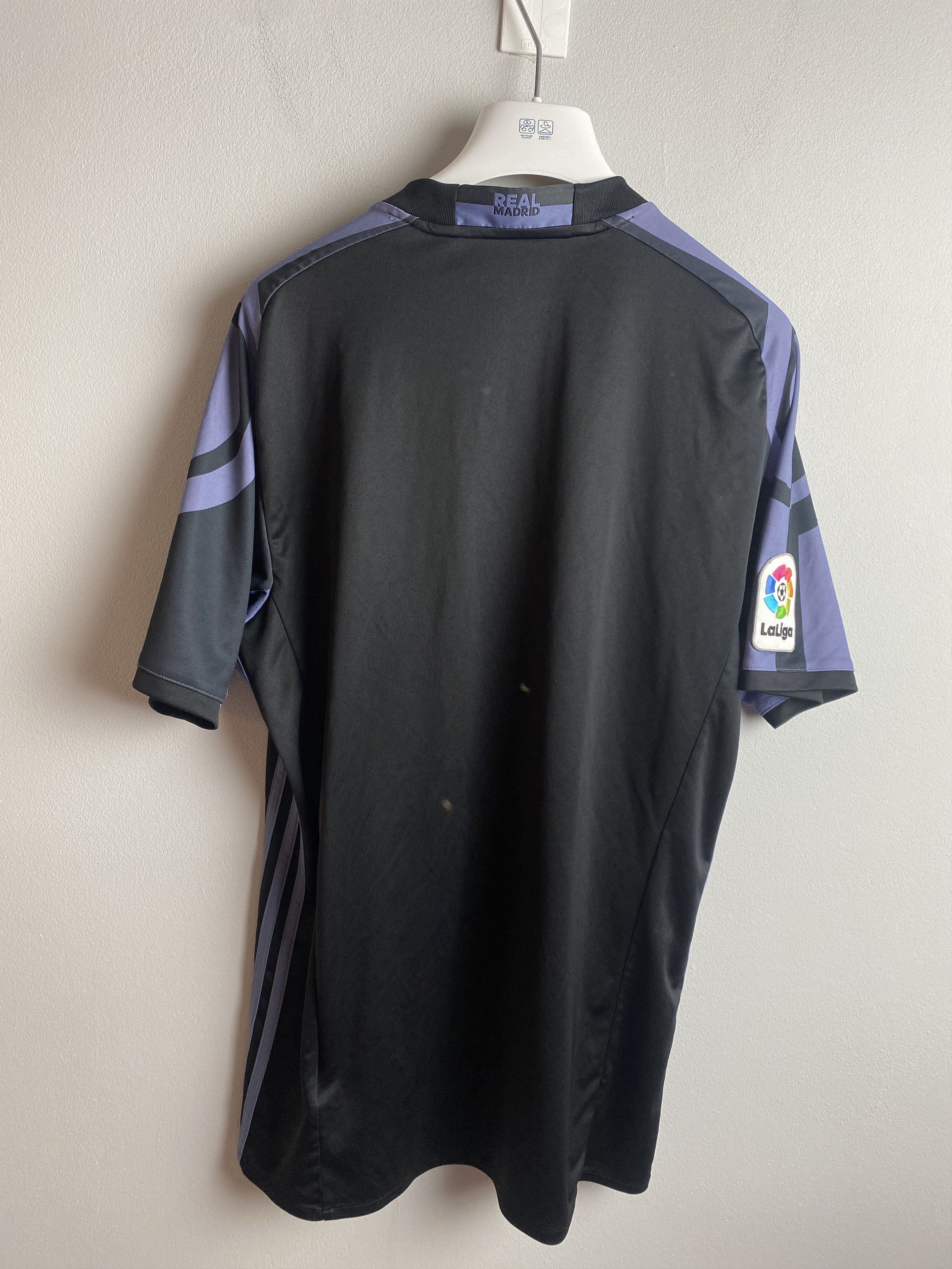 Adidas Adidas Soccer jersey 2016/17 Real Madrid blokecore y2k Size US M / EU 48-50 / 2 - 7 Thumbnail
