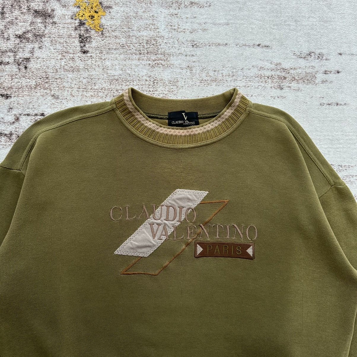 Valentino VINTAGE CLAUDIO VALENTINO PARIS EMBROIDERY LOGO SPELL OUT Size US M / EU 48-50 / 2 - 5 Thumbnail