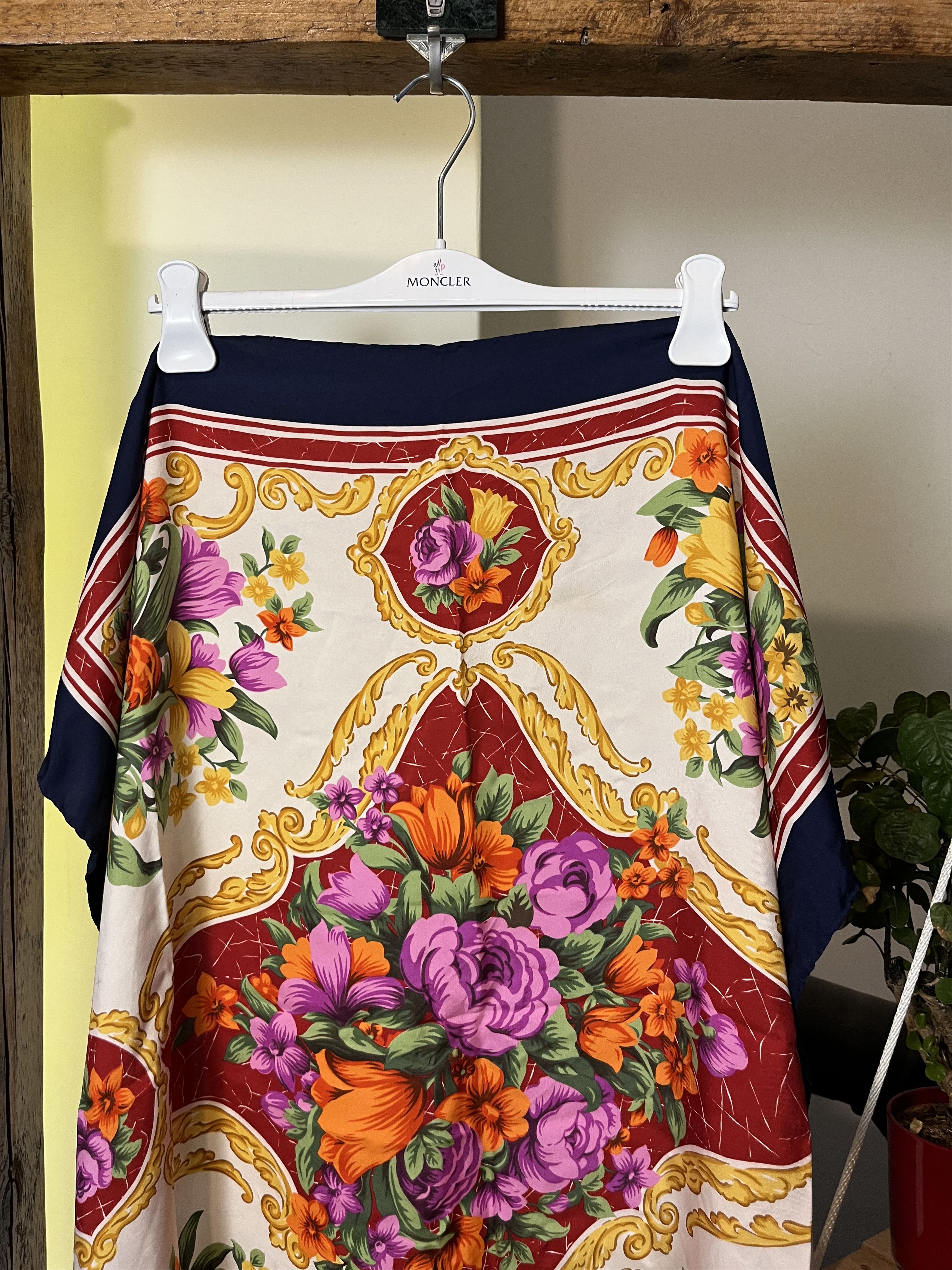 Givenchy × Vintage Vintage Givenchy Floral Silk Scarf Size ONE SIZE - 3 Thumbnail