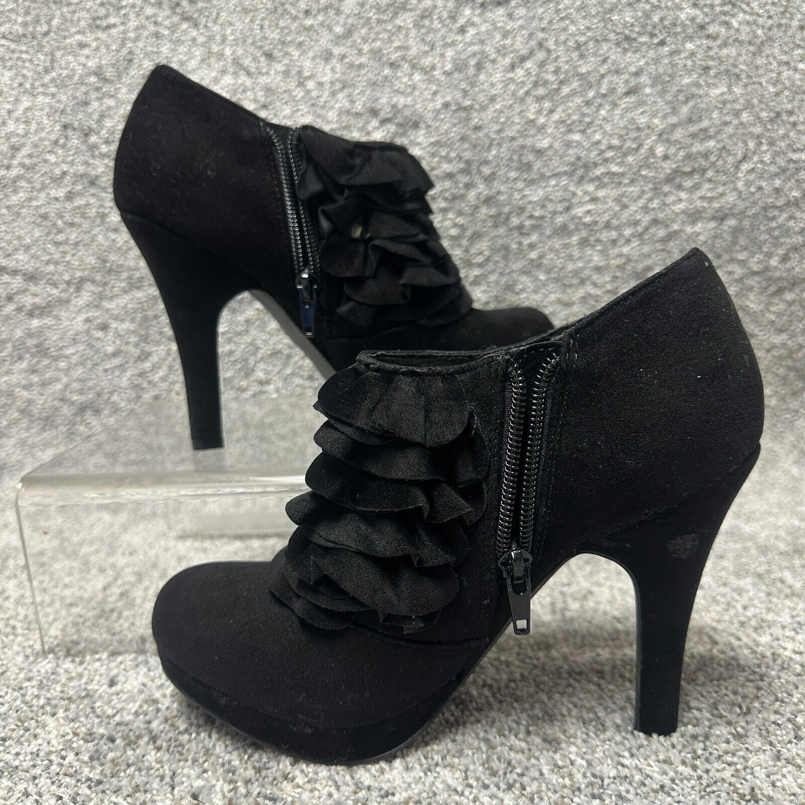 Other Elpitas Heels Size 6.5 Ruffles Stiletto Velvet Eveningwear Size US 6.5 / IT 36.5 - 1 Thumbnail